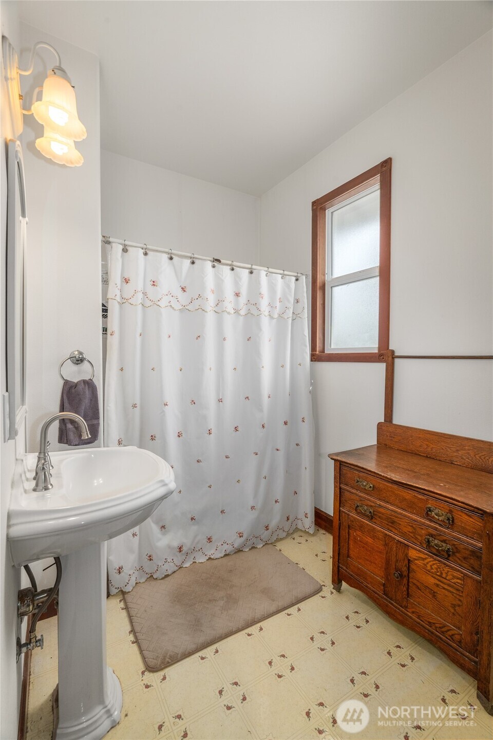 404 W Marcy Avenue Property Photo 25