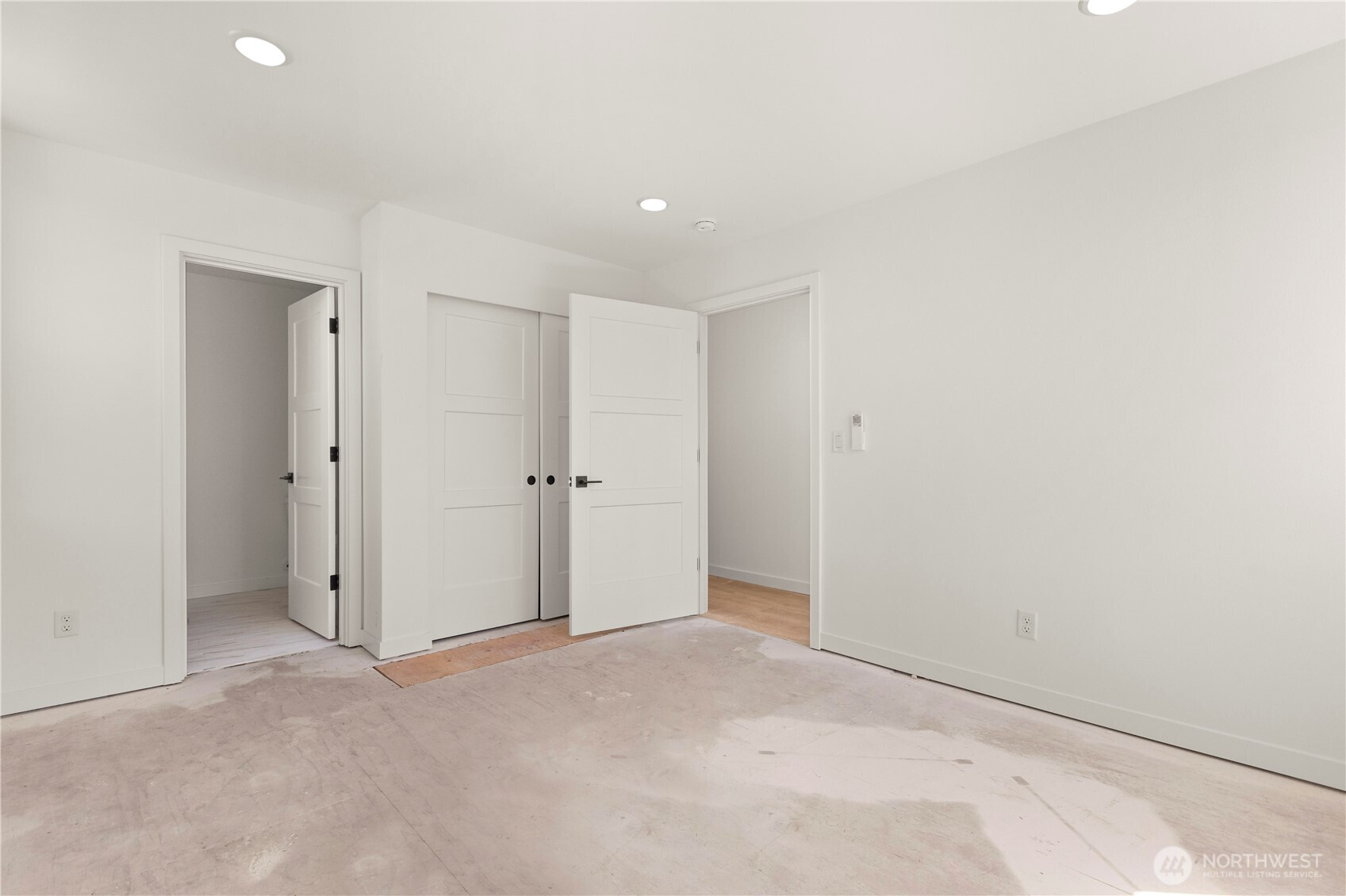 6544 D Latona Avenue Property Photo 9