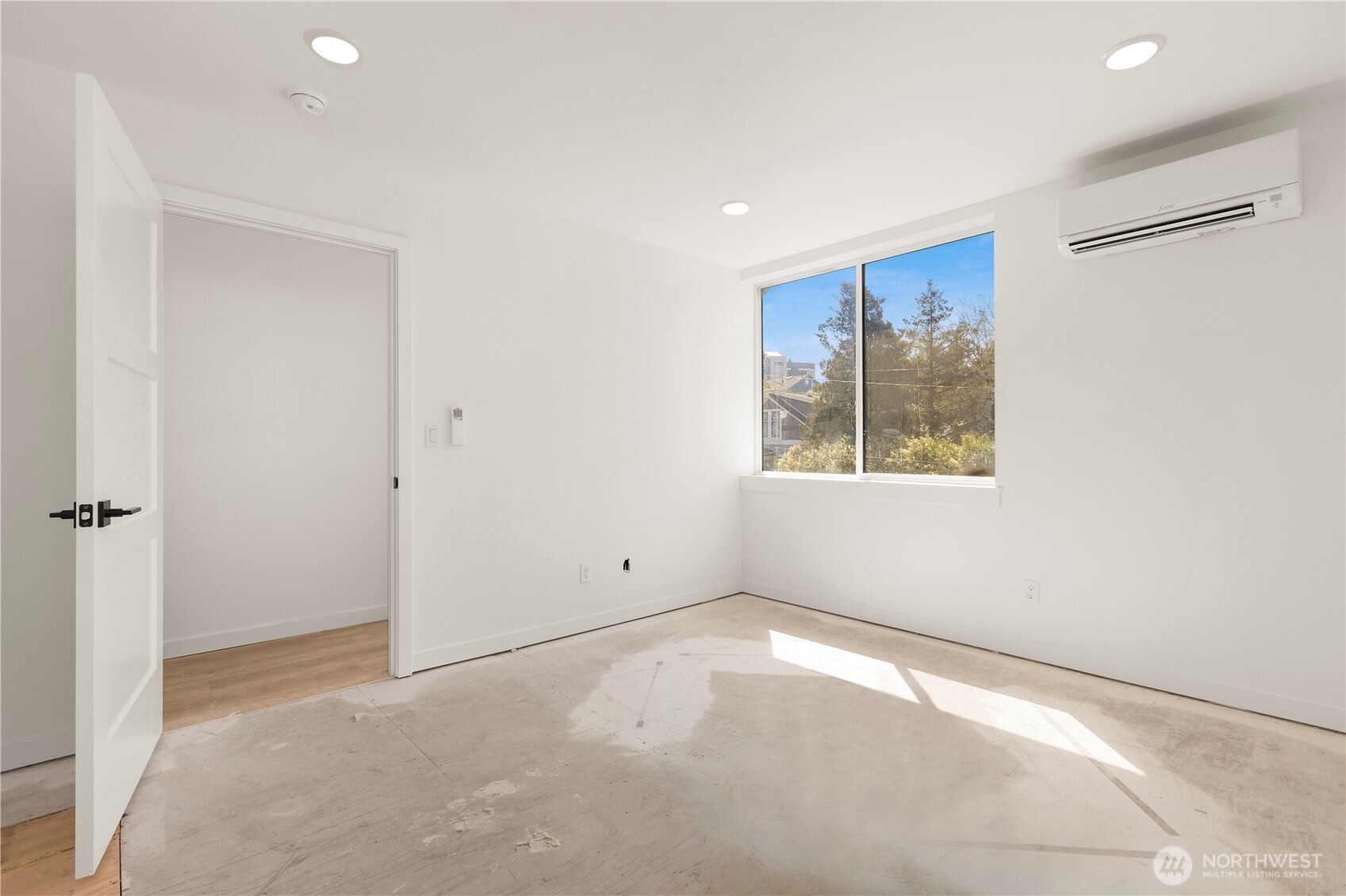 6544 D Latona Avenue Property Photo 10