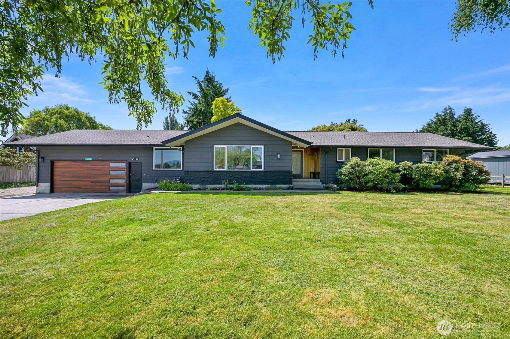 16740 Dunbar Road Property Photo 1