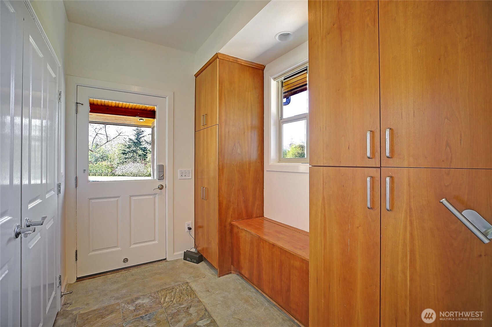 347 Ravenswood Lane Property Photo 13