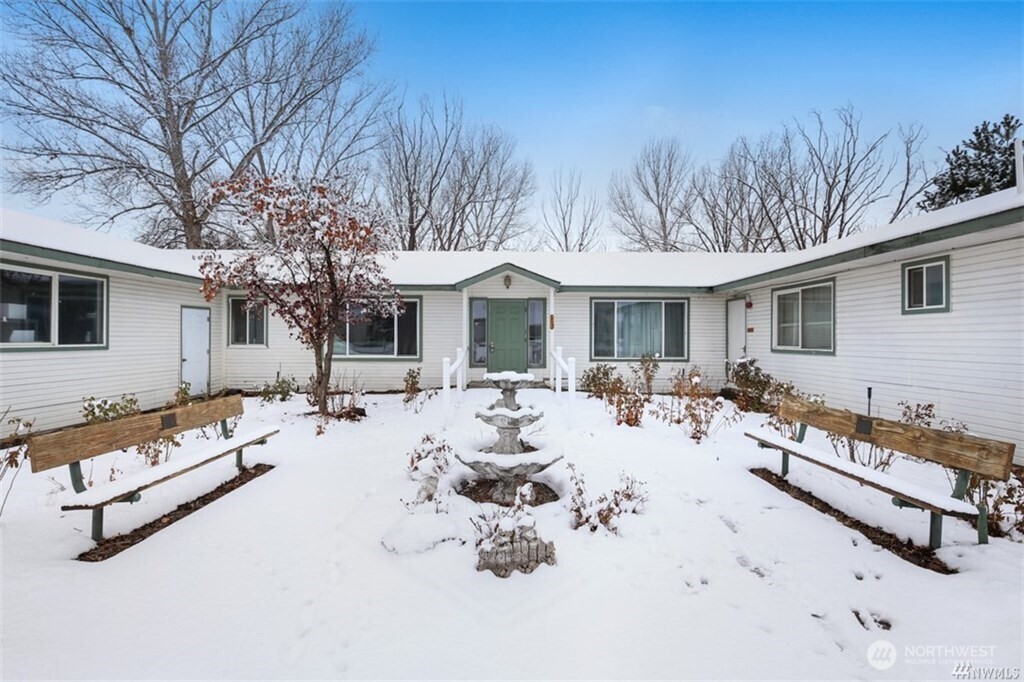 715 Locust Street Property Photo