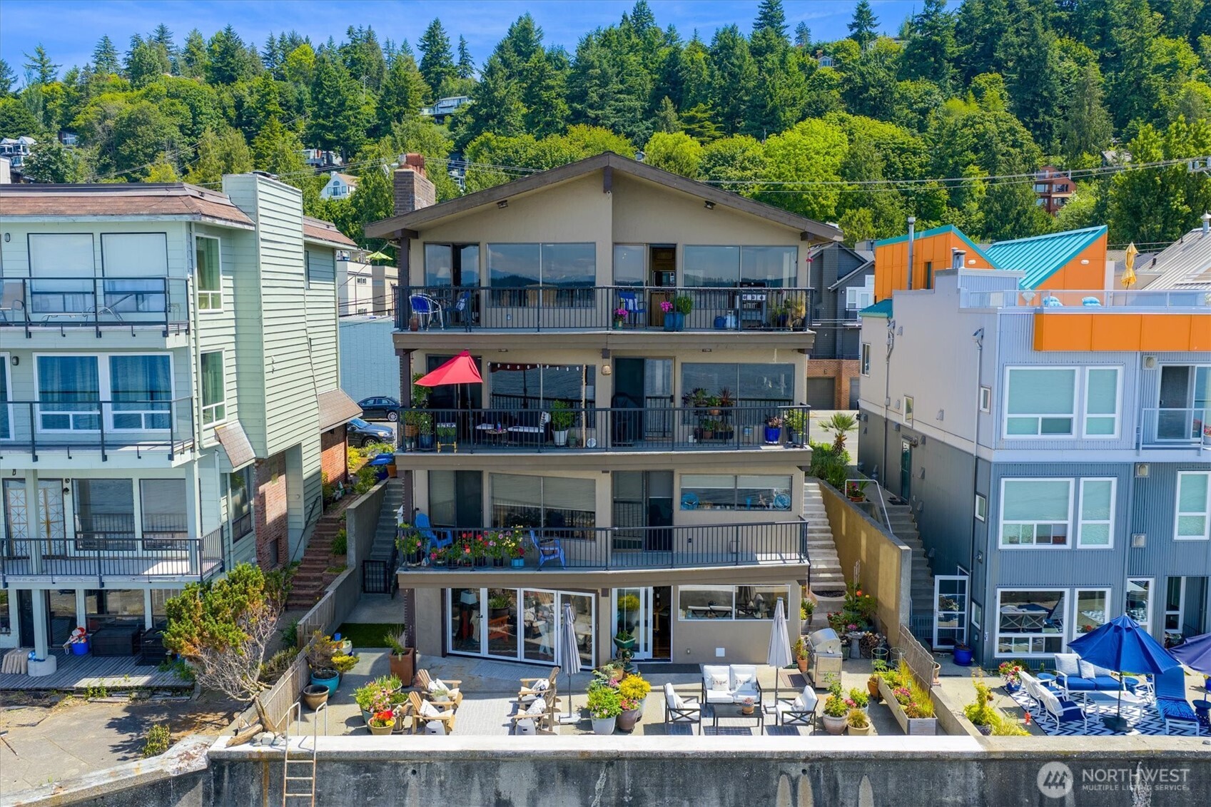 4131 Beach Drive Property Photo 1