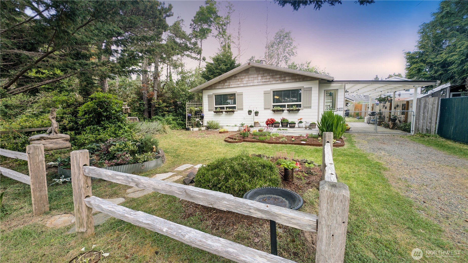 1215 273rd Place Property Photo 4