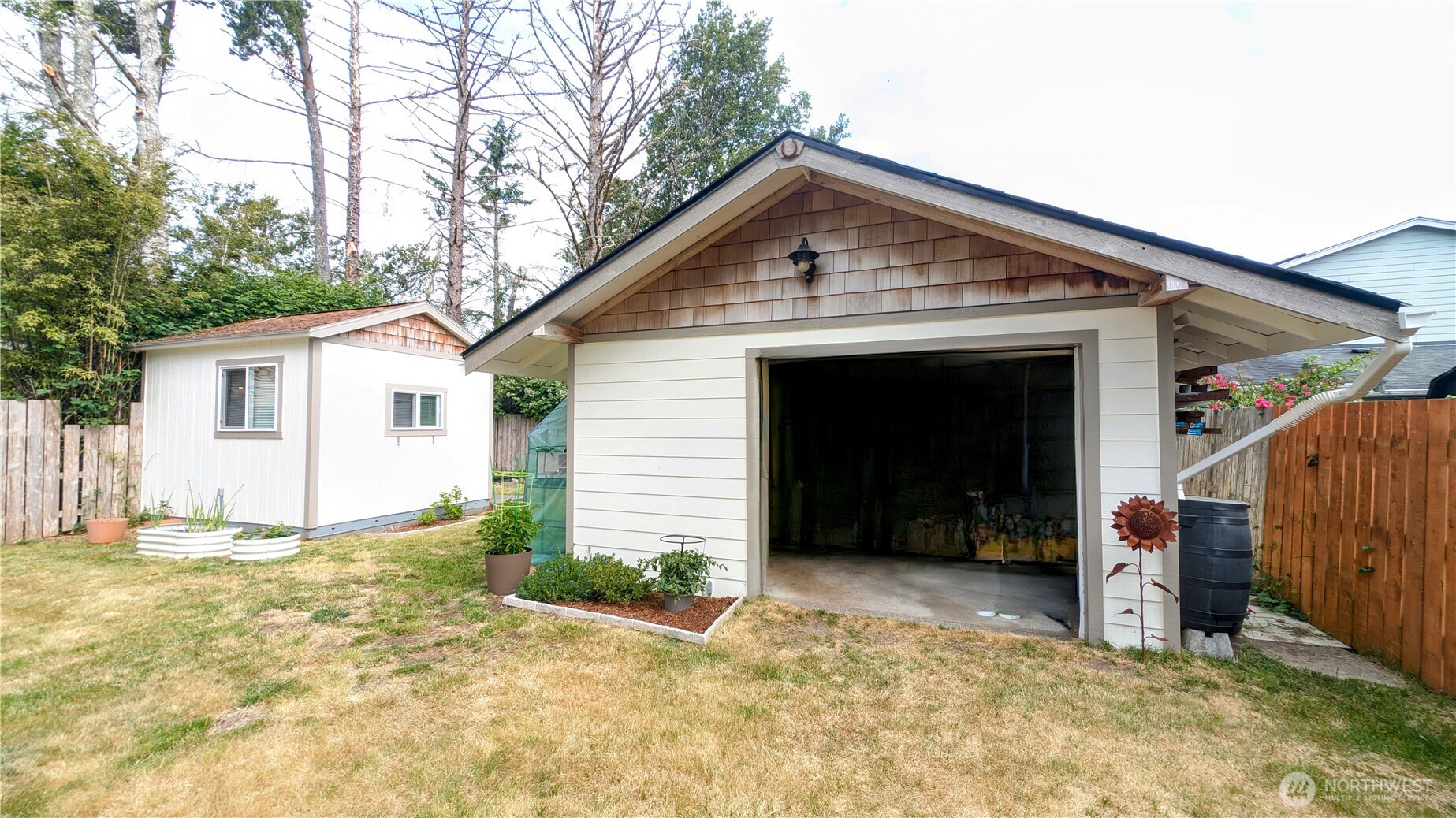 1215 273rd Place Property Photo 6