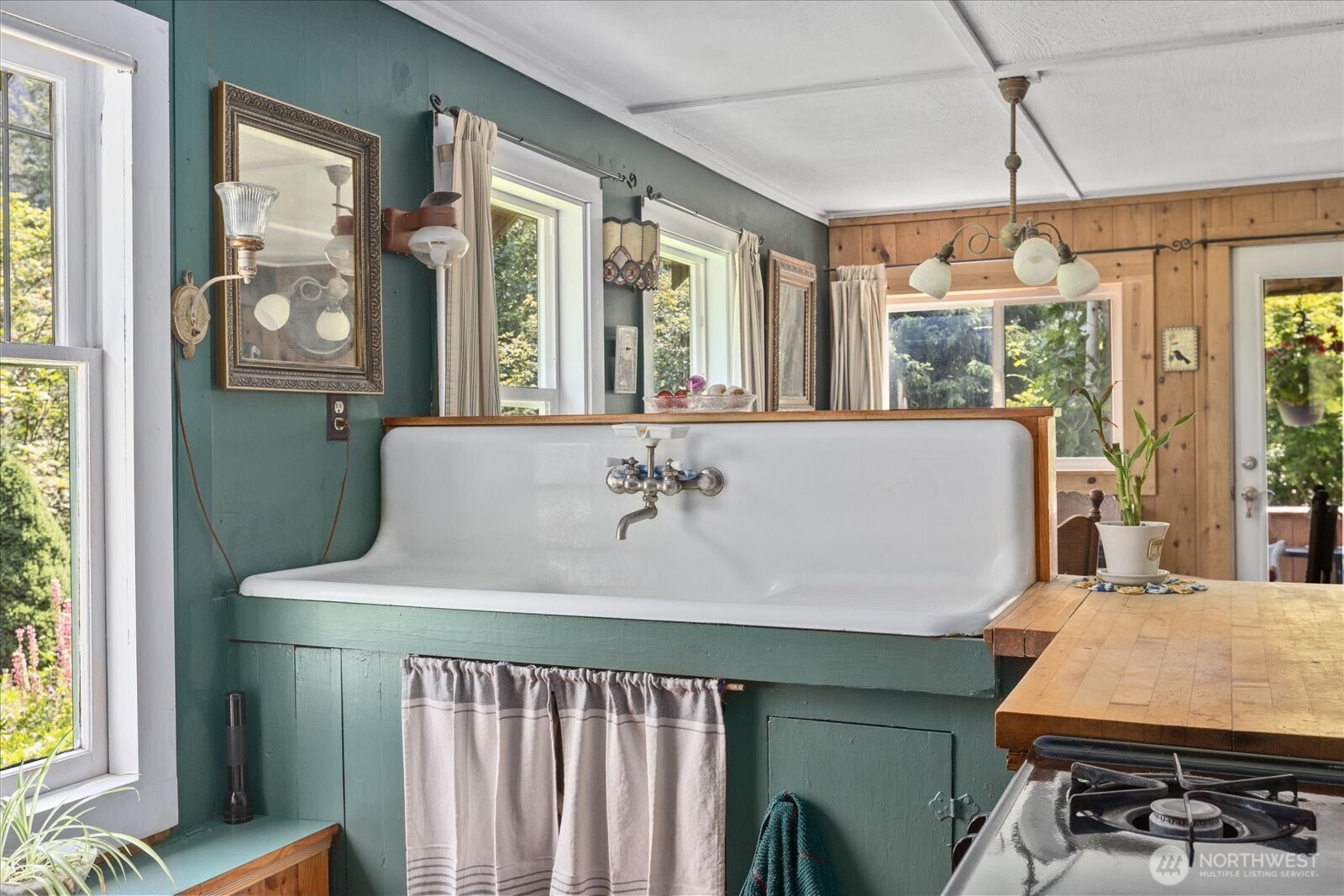 48911 Mountain Loop Hwy Property Photo 6