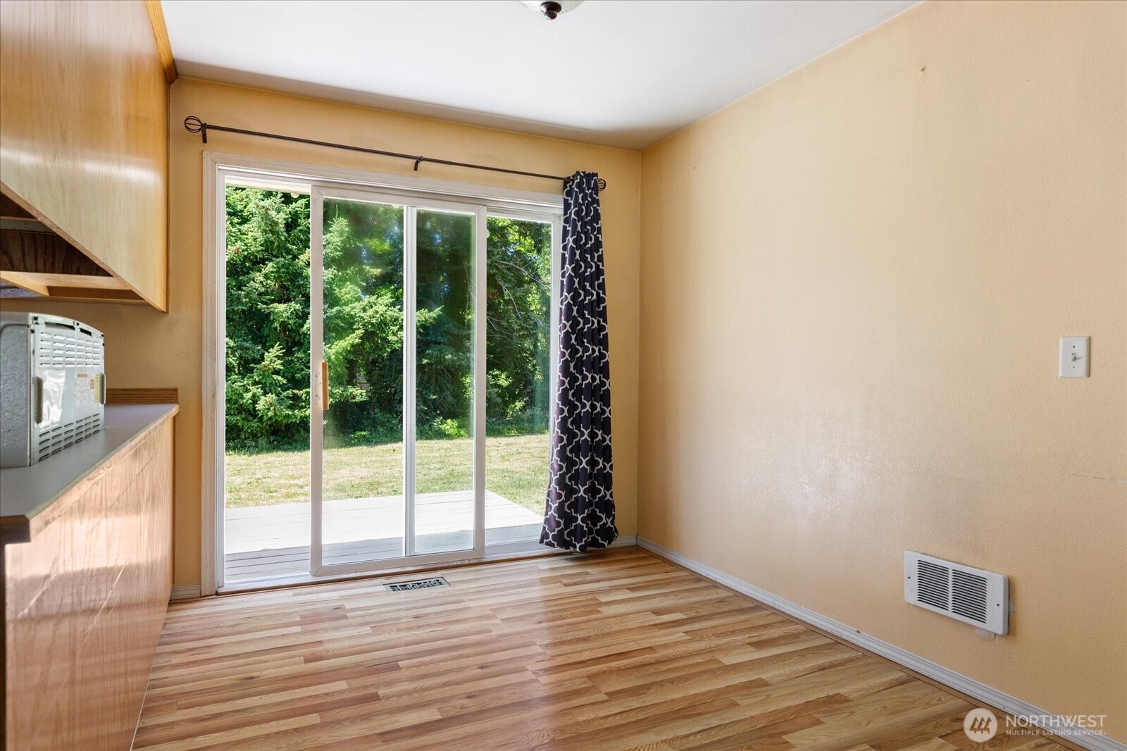867 Walker Avenue Property Photo 8