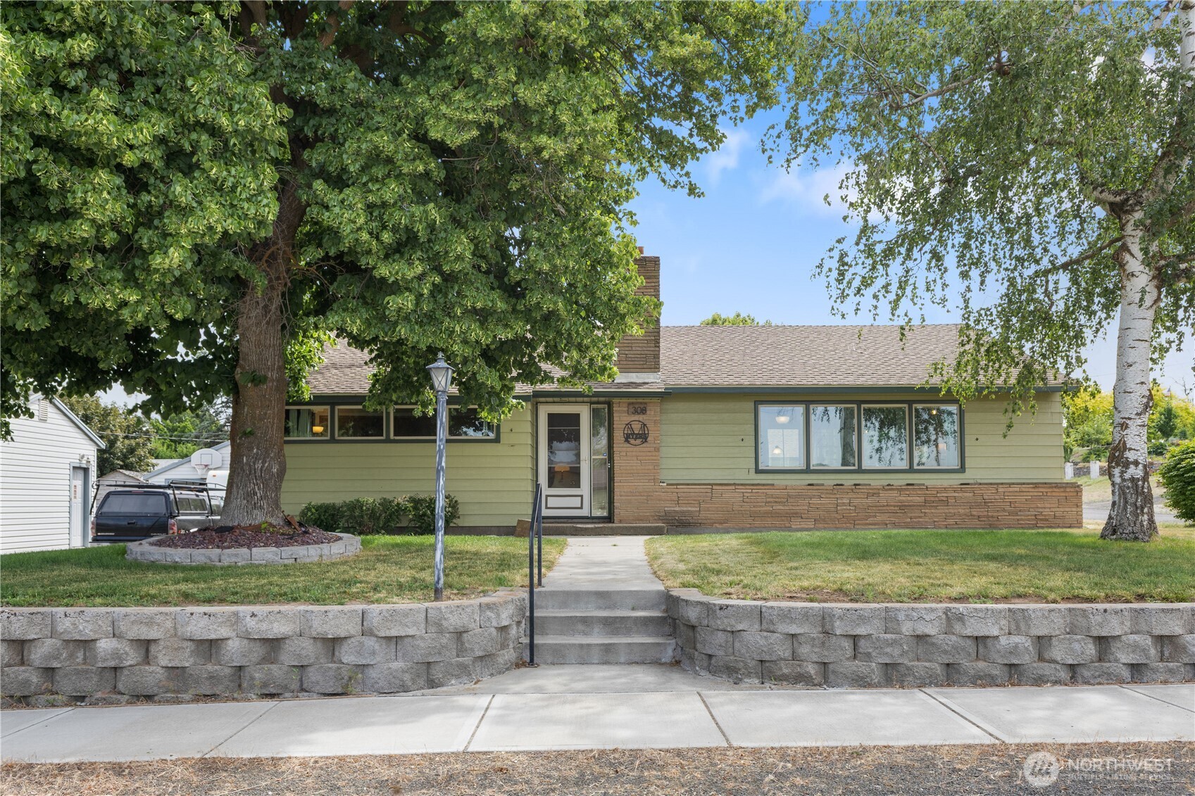 308 2nd Ave