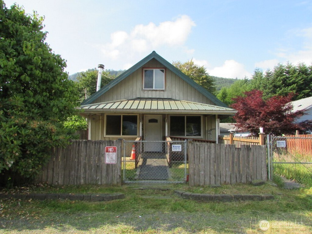 725 W Main Property Photo 1