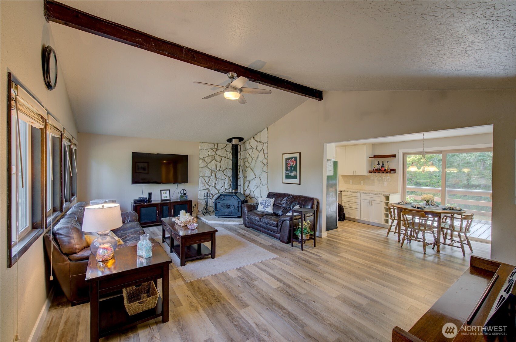 27521 U Street Property Photo 4