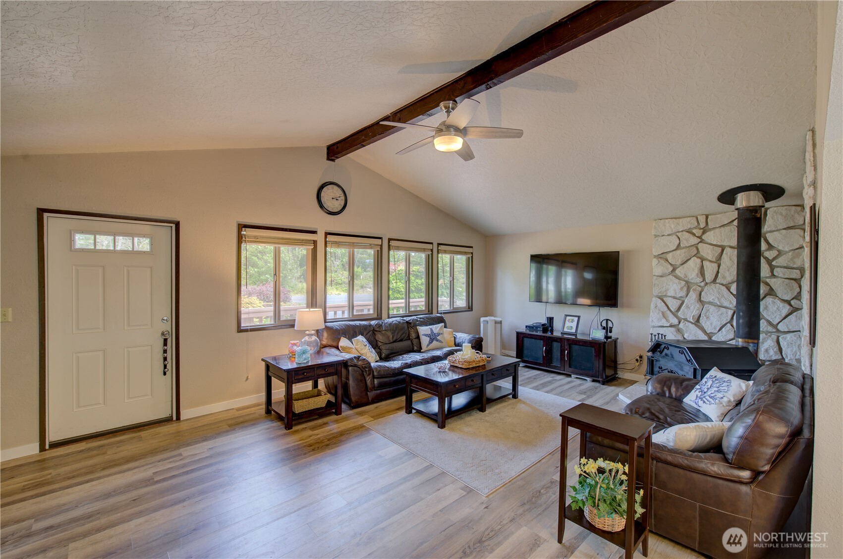 27521 U Street Property Photo 5