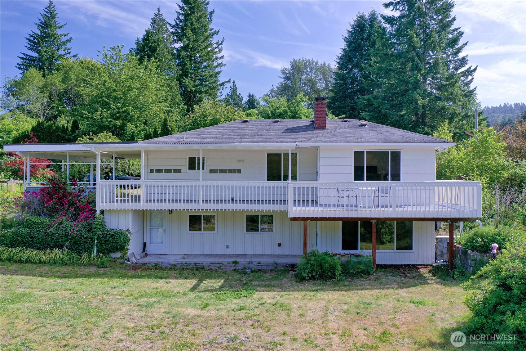 925 Front Street Property Photo 1
