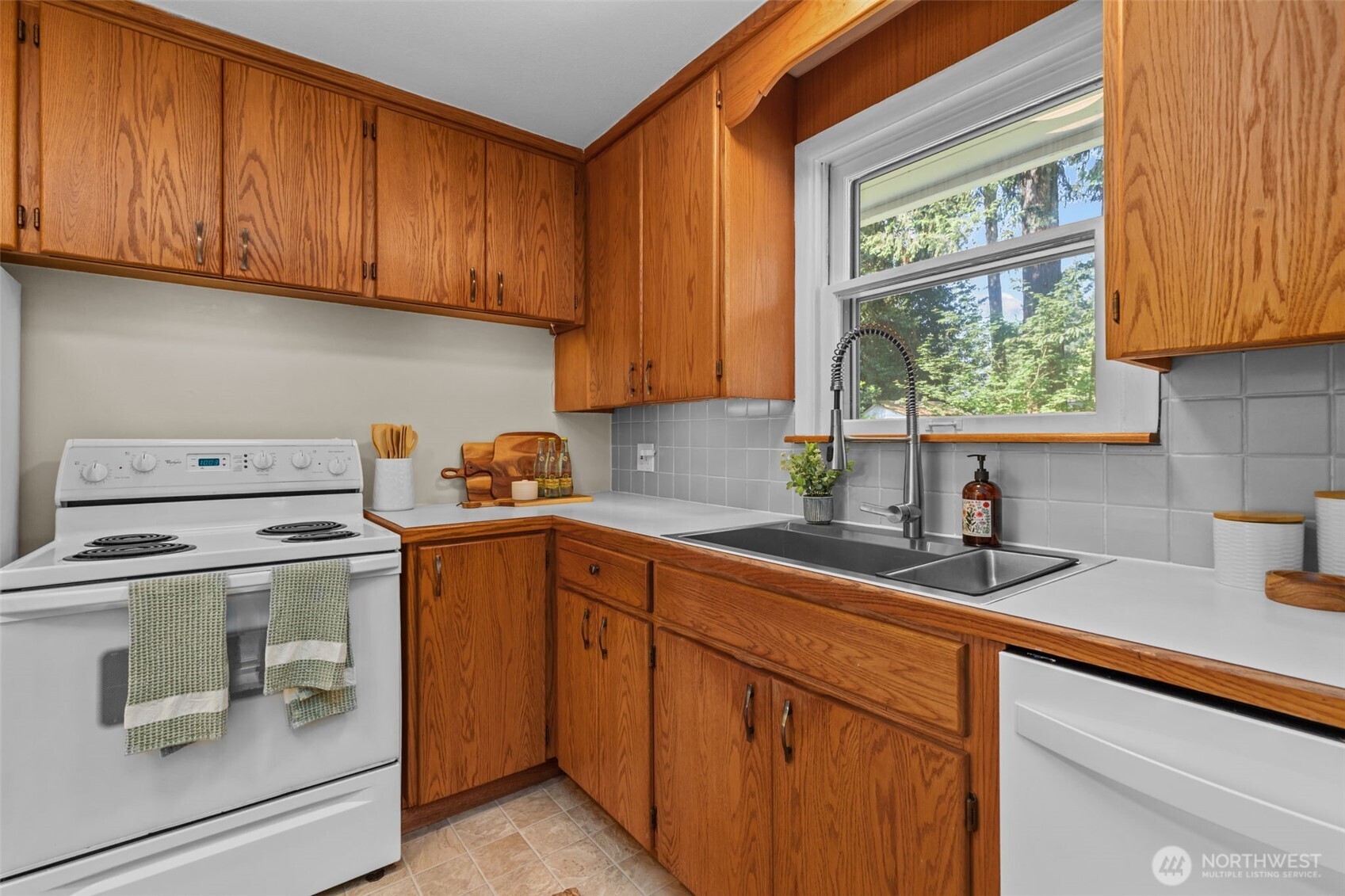 13523 23rd Place Property Photo 12