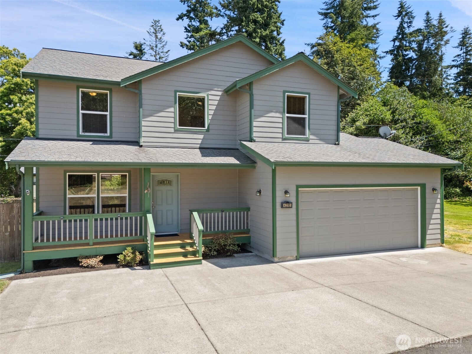 4390 Dyes Inlet Road Property Photo 4