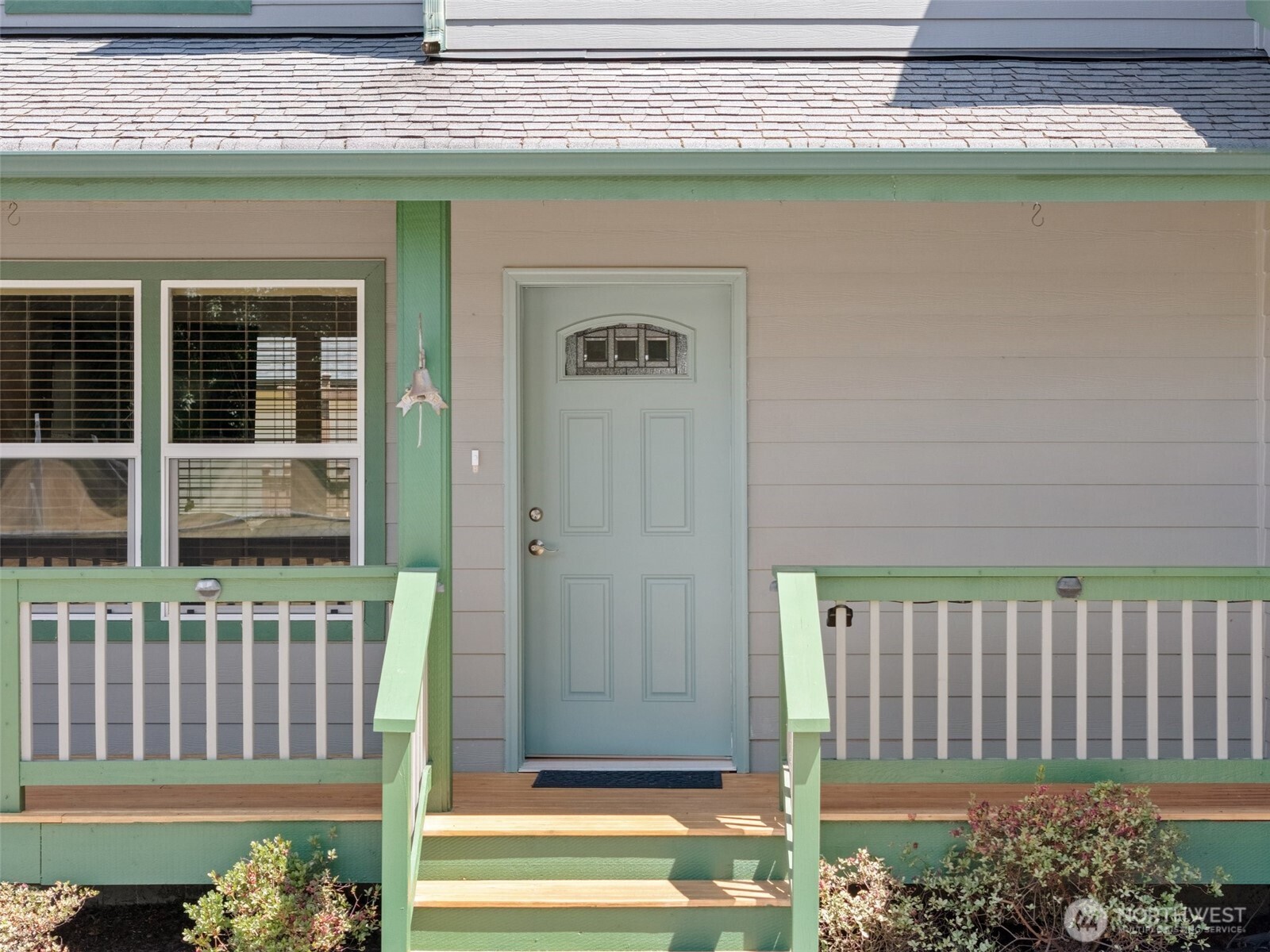 4390 Dyes Inlet Road Property Photo 6