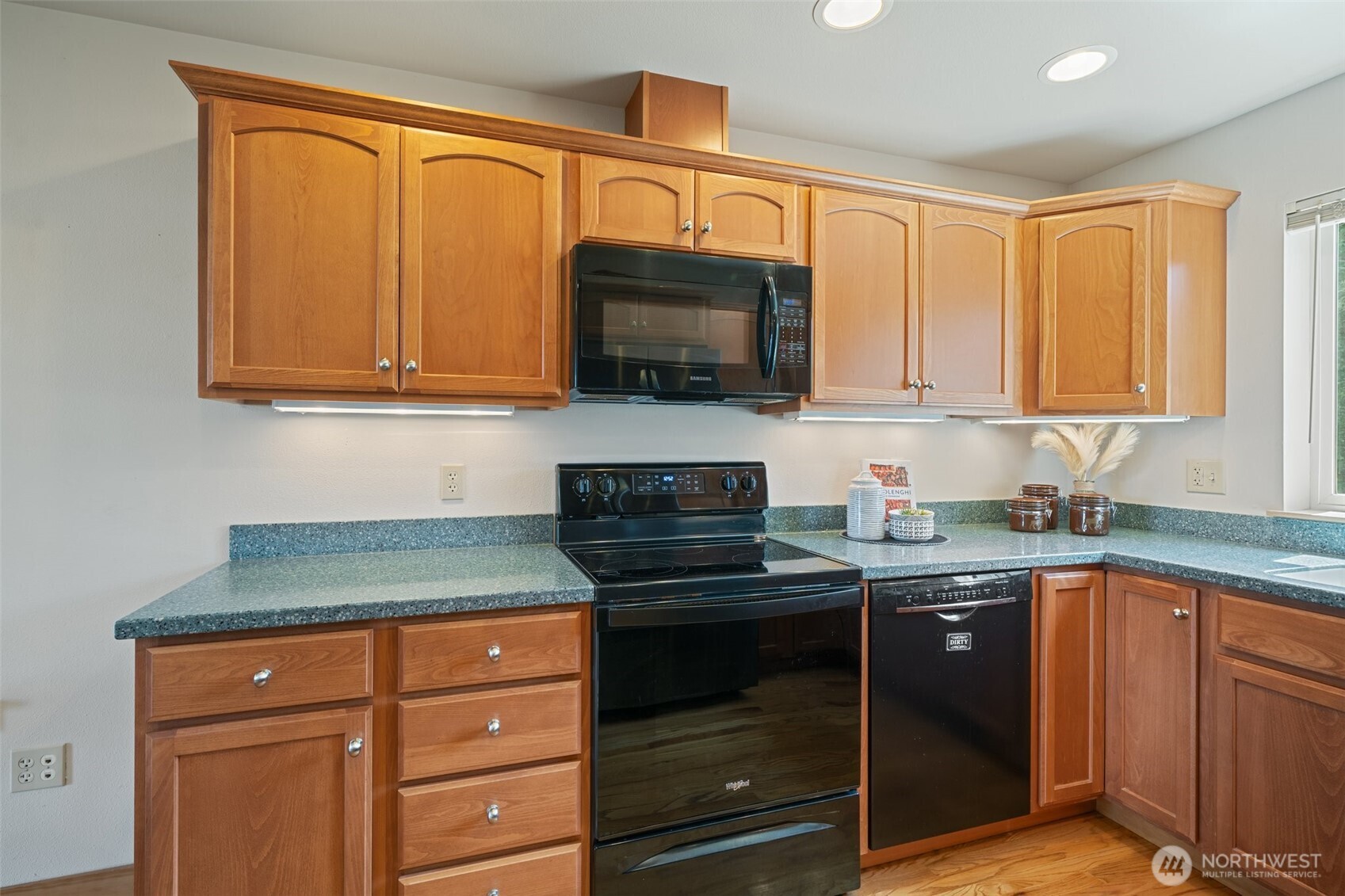 4390 Dyes Inlet Road Property Photo 13
