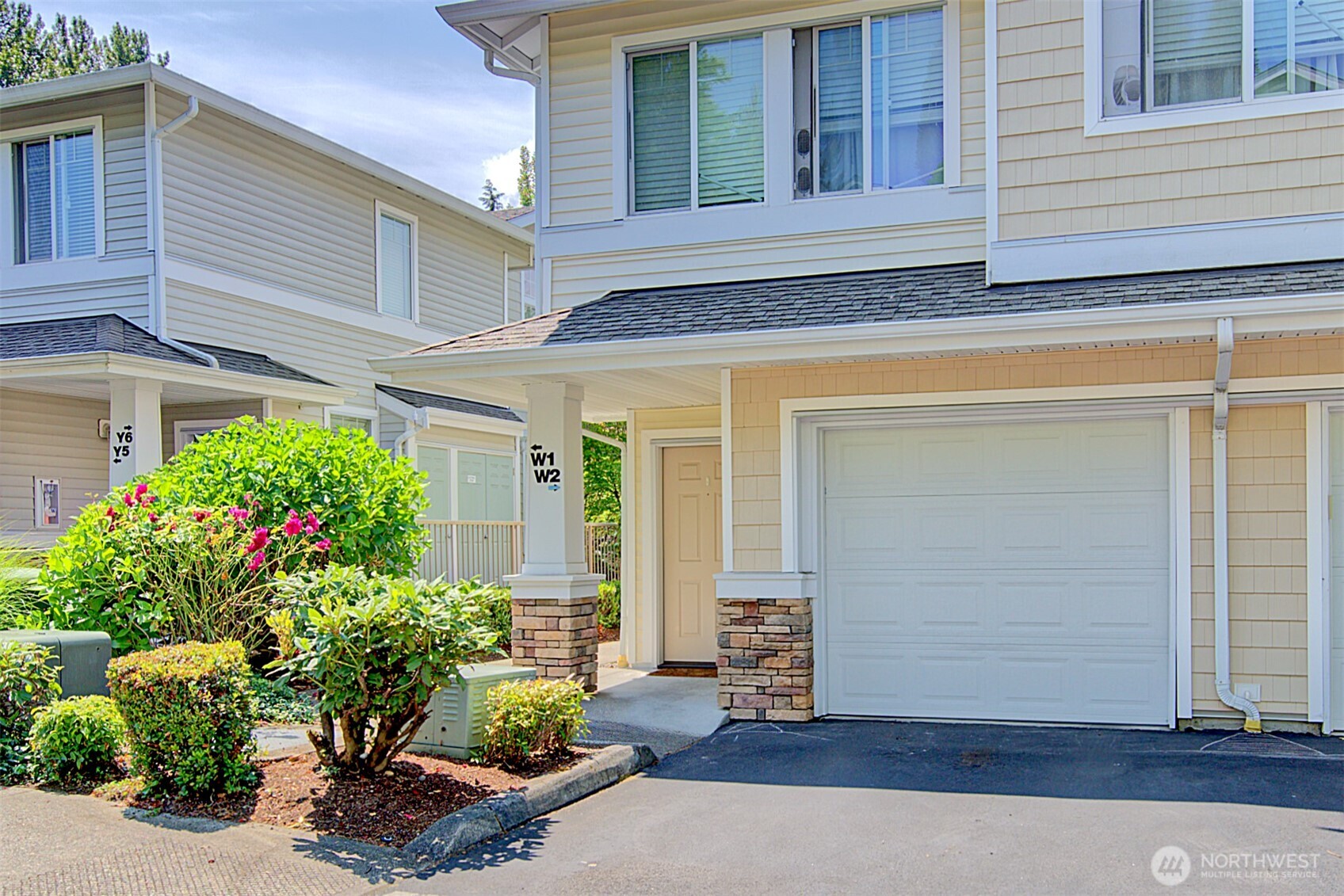 14007 69th Drive W2 Property Photo 1