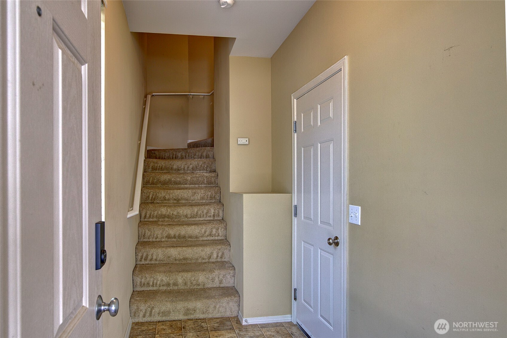14007 69th Drive W2 Property Photo 3