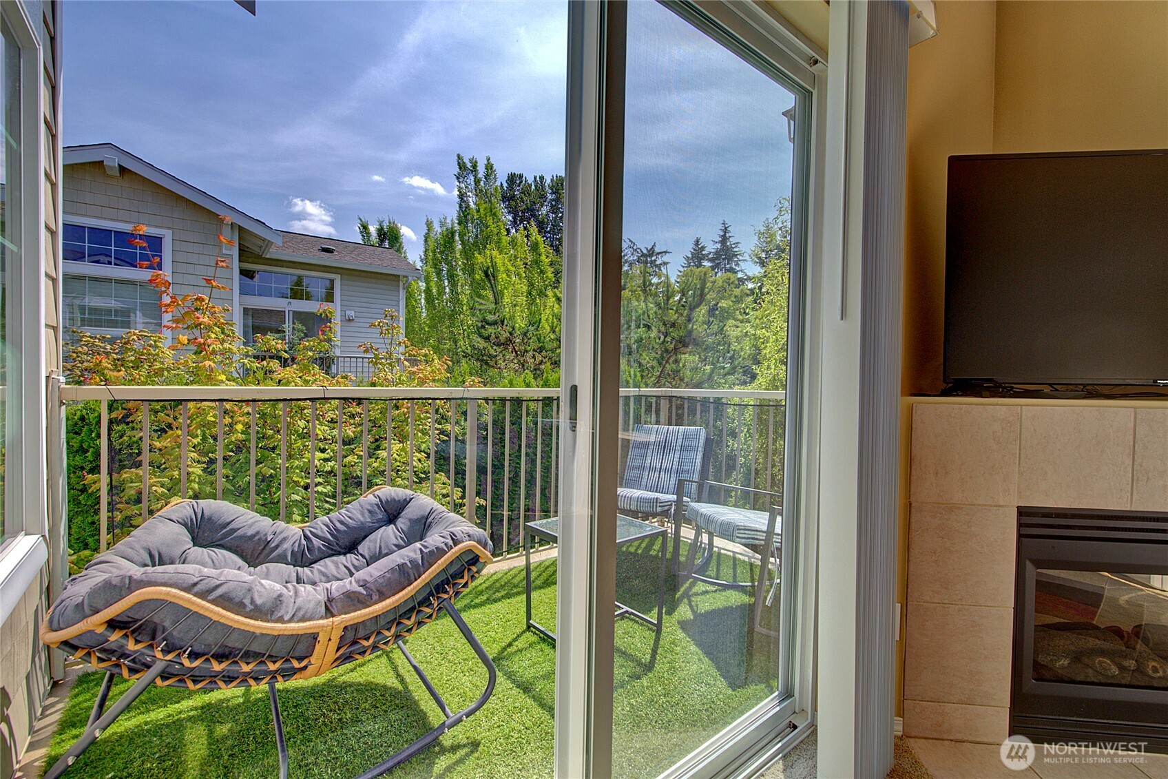 14007 69th Drive W2 Property Photo 6