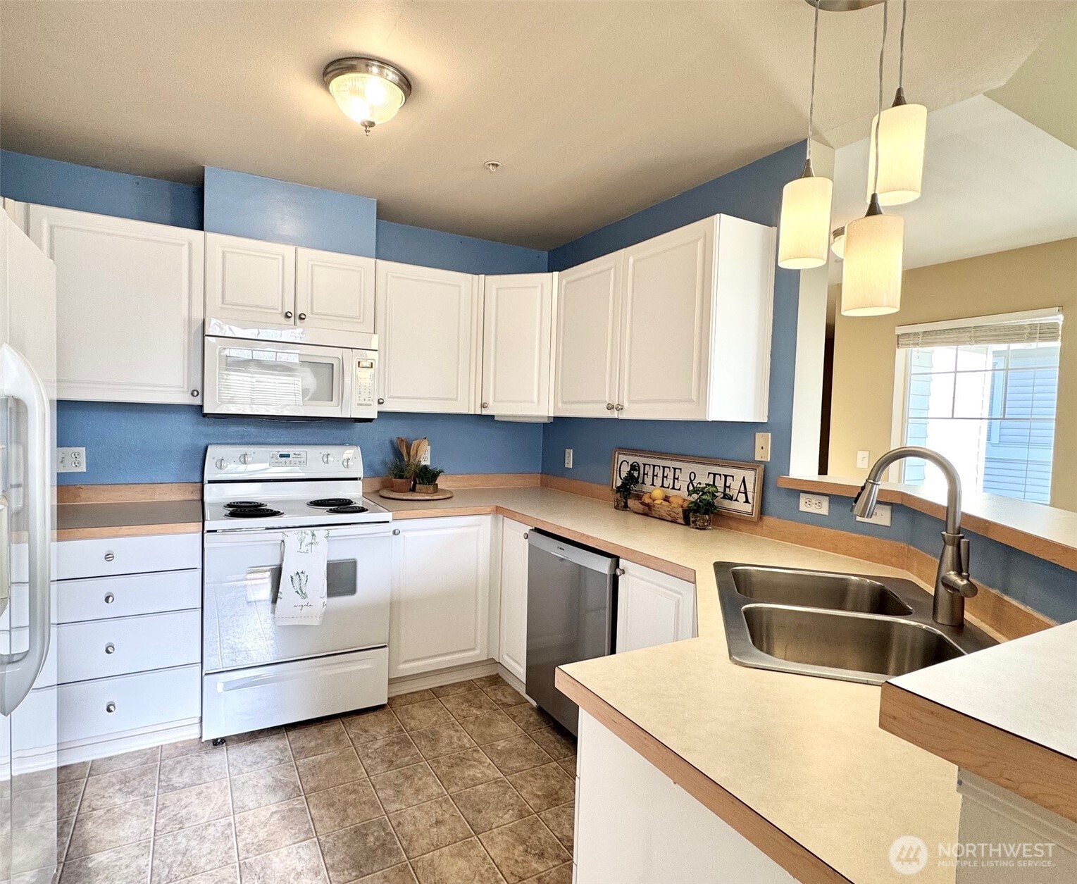 14007 69th Drive W2 Property Photo 8