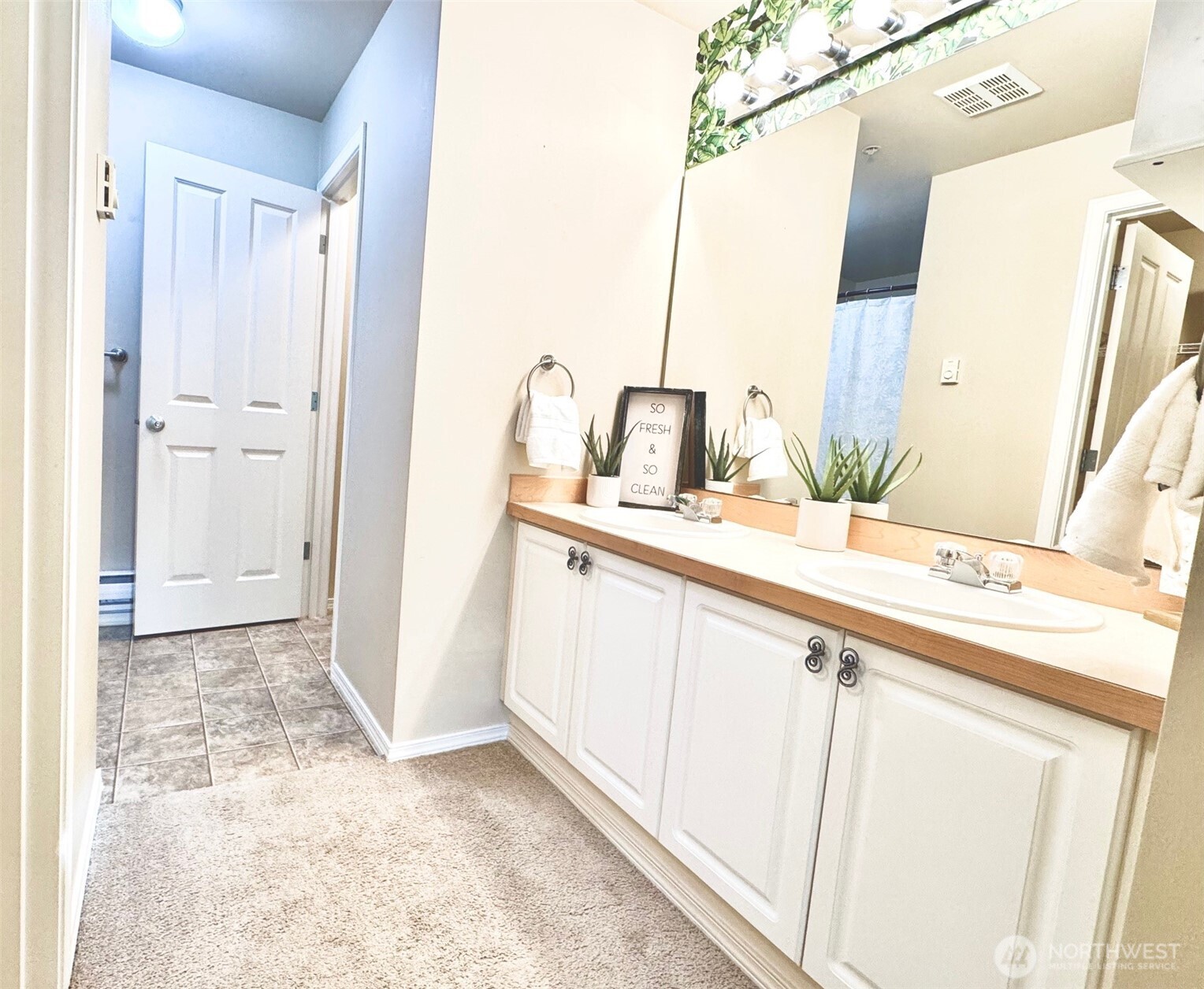 14007 69th Drive W2 Property Photo 13