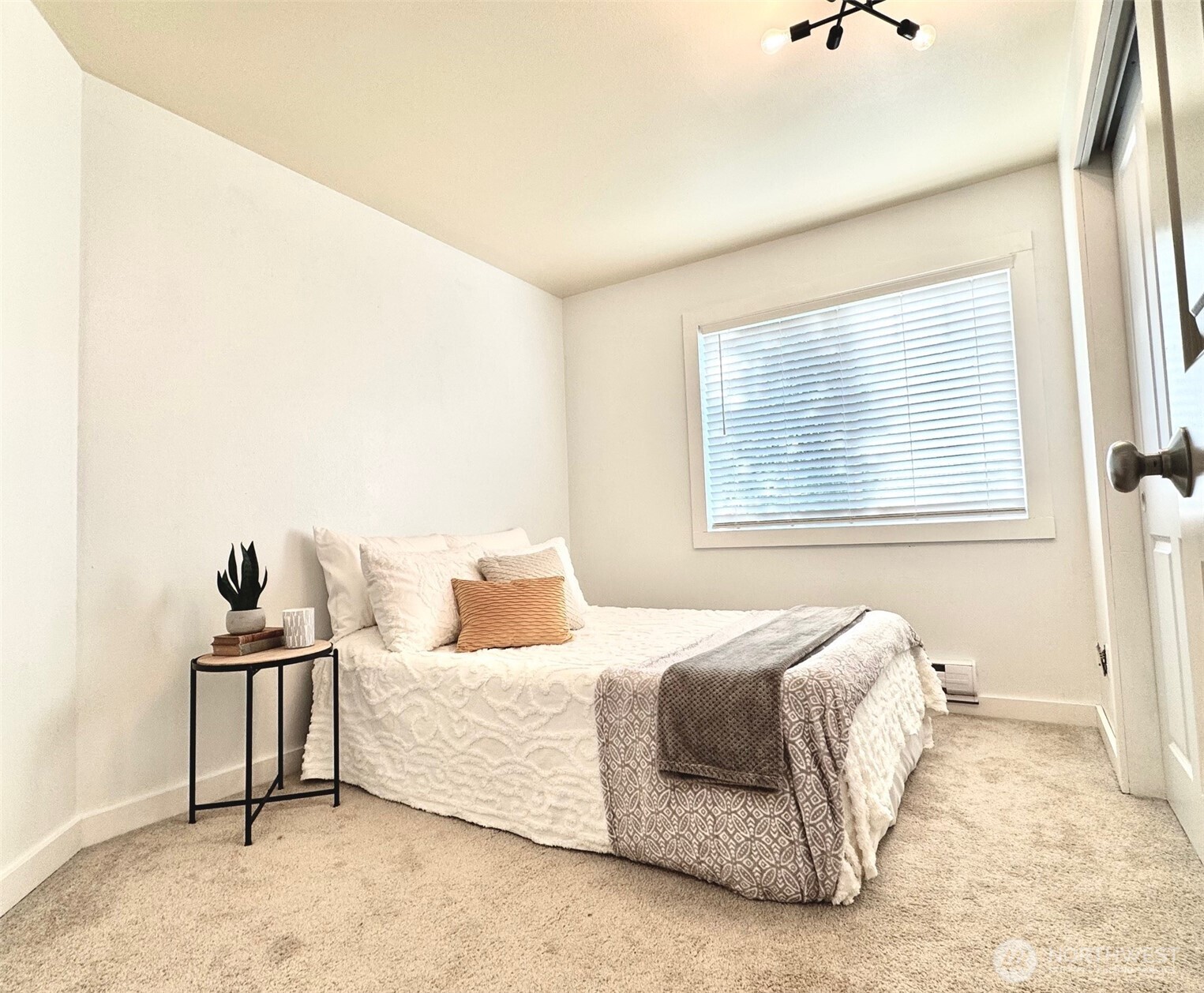 14007 69th Drive W2 Property Photo 16