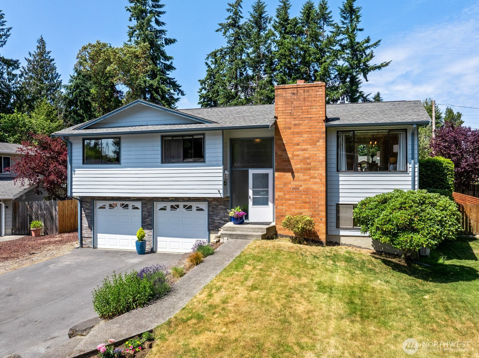 8815 221st Place Property Photo 3