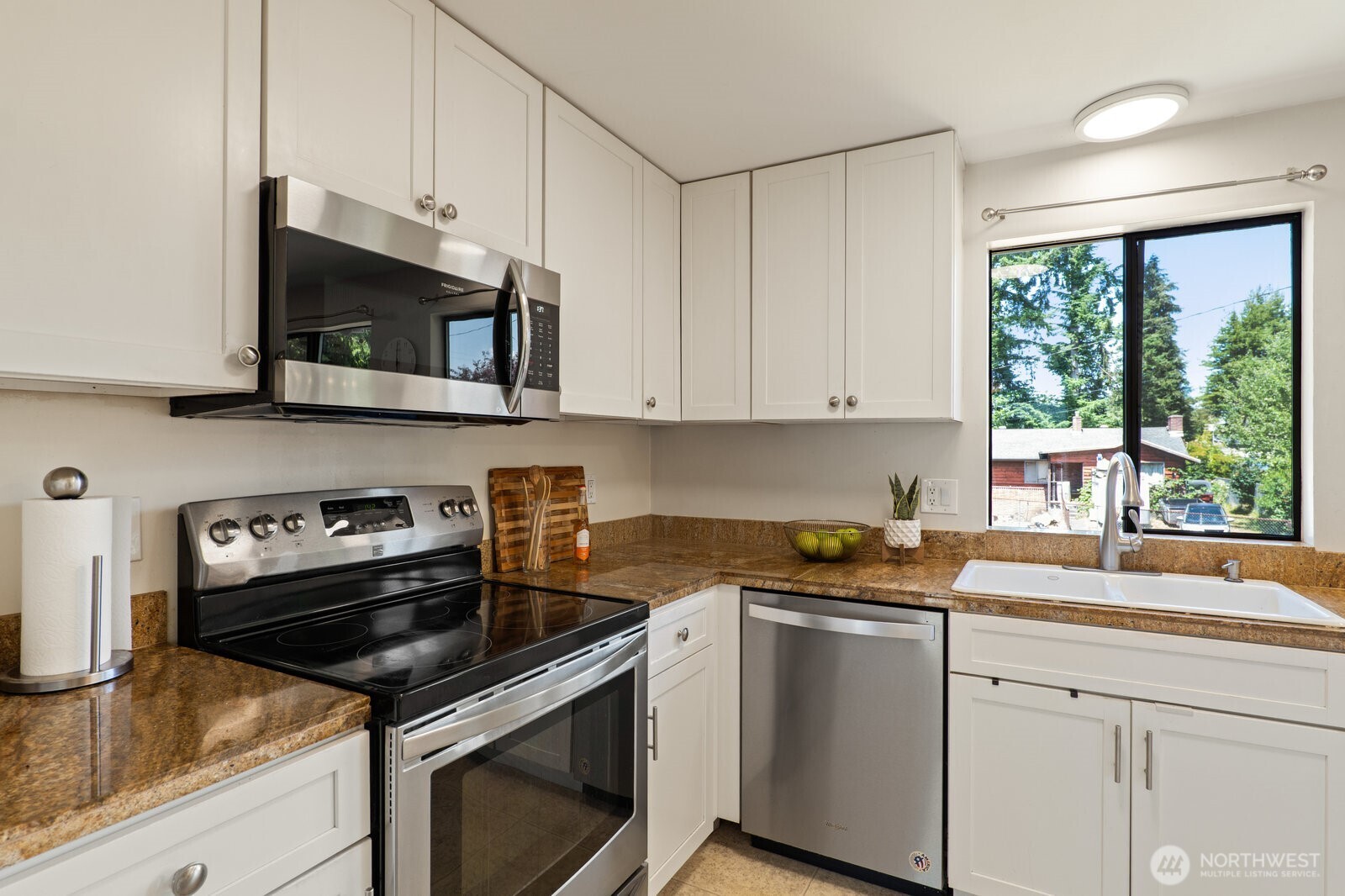 8815 221st Place Property Photo 13