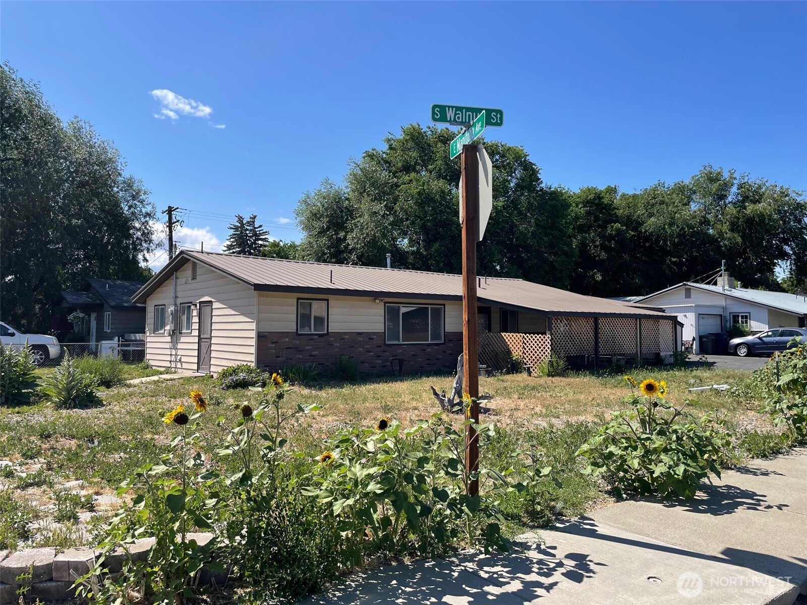 407 S Walnut Street Property Photo 1