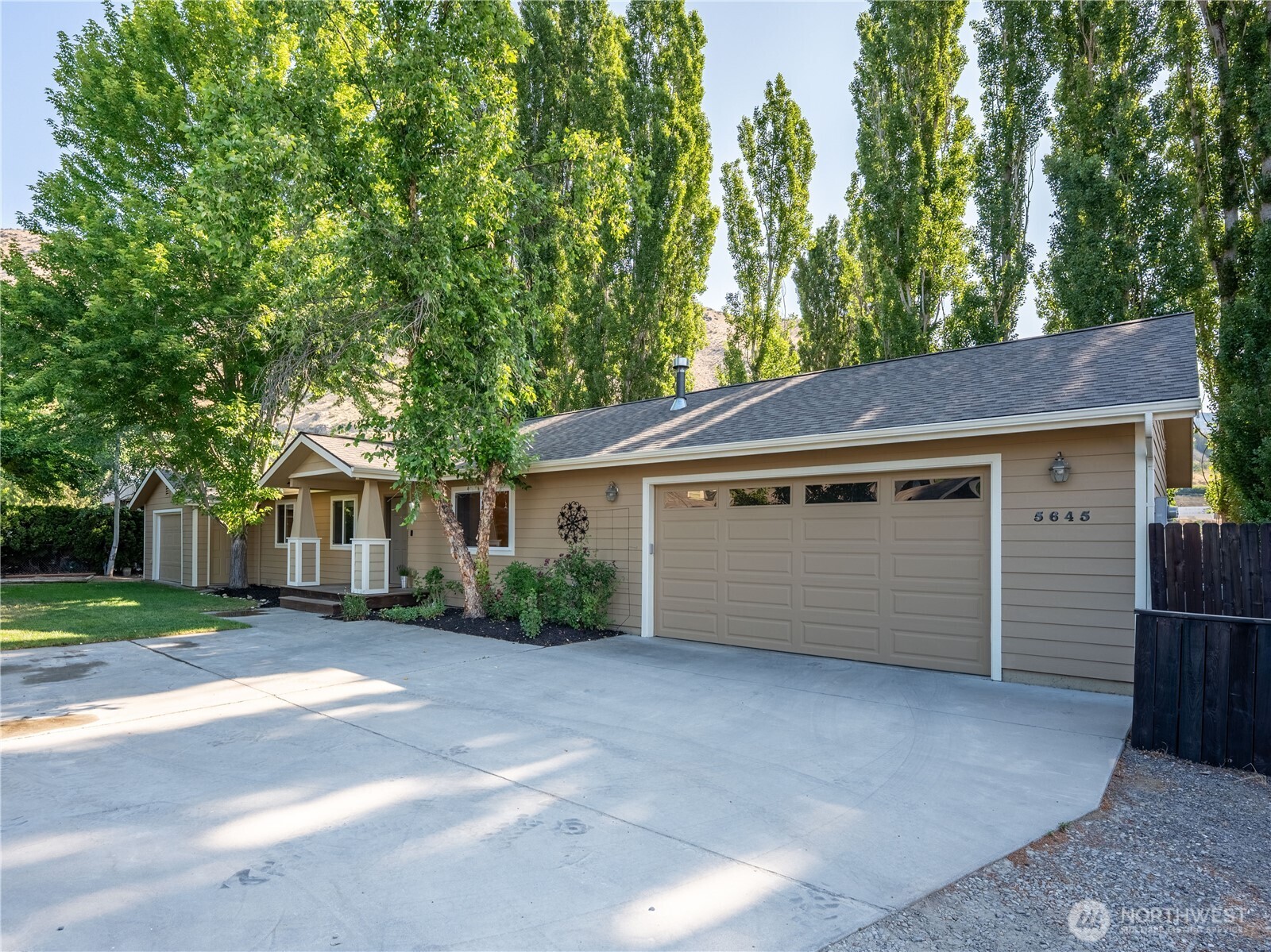 5645 E Cashmere Road Property Photo 1