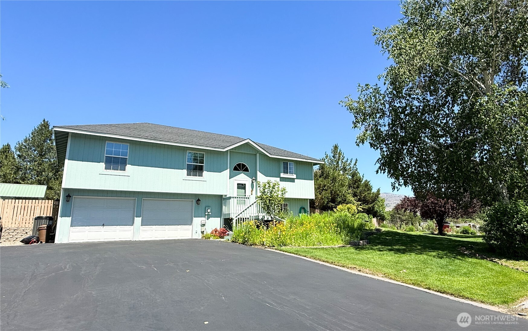 16 River Overlook Street Property Photo 1