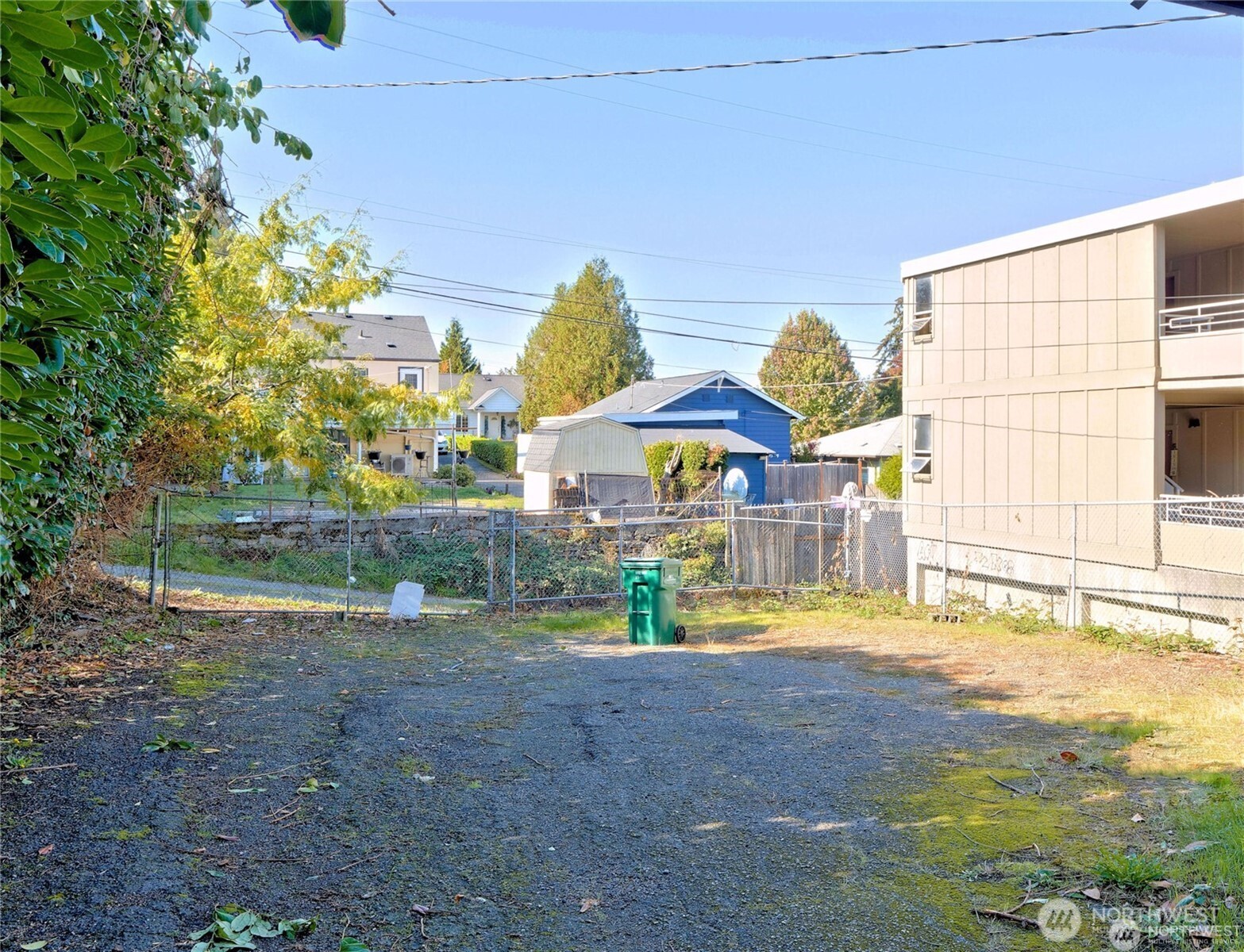 6517 35th Avenue Property Photo 3