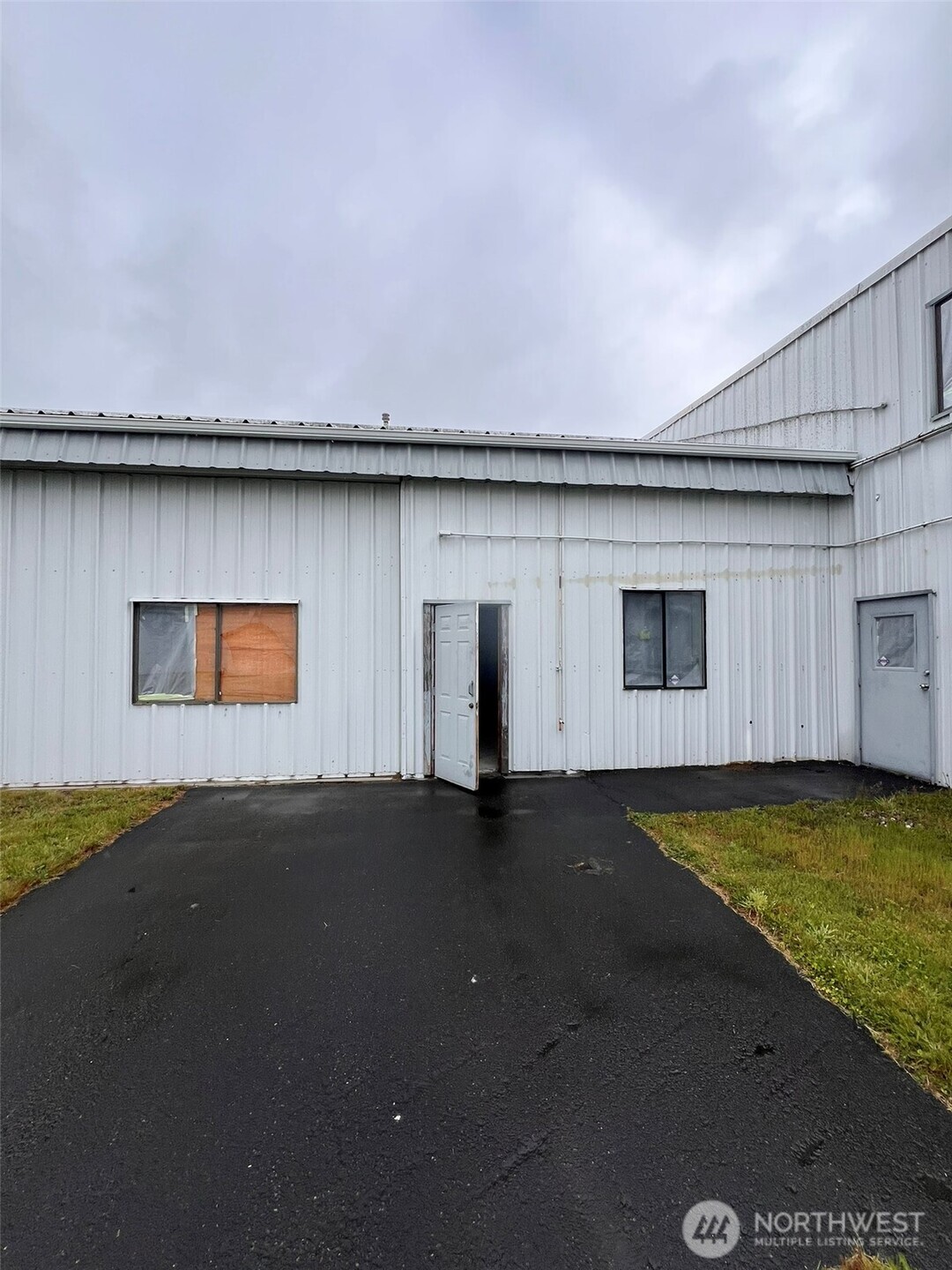 18824 59th Drive A1&a20 Property Photo 4