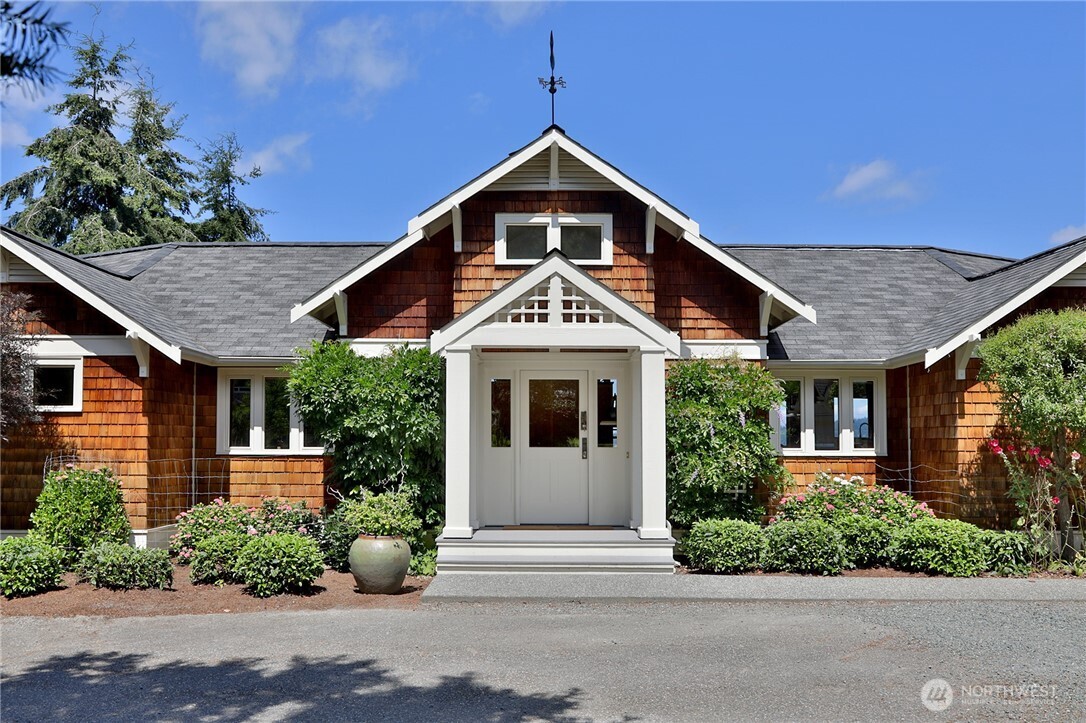 4415 Honeymoon Bay Road Property Photo 1