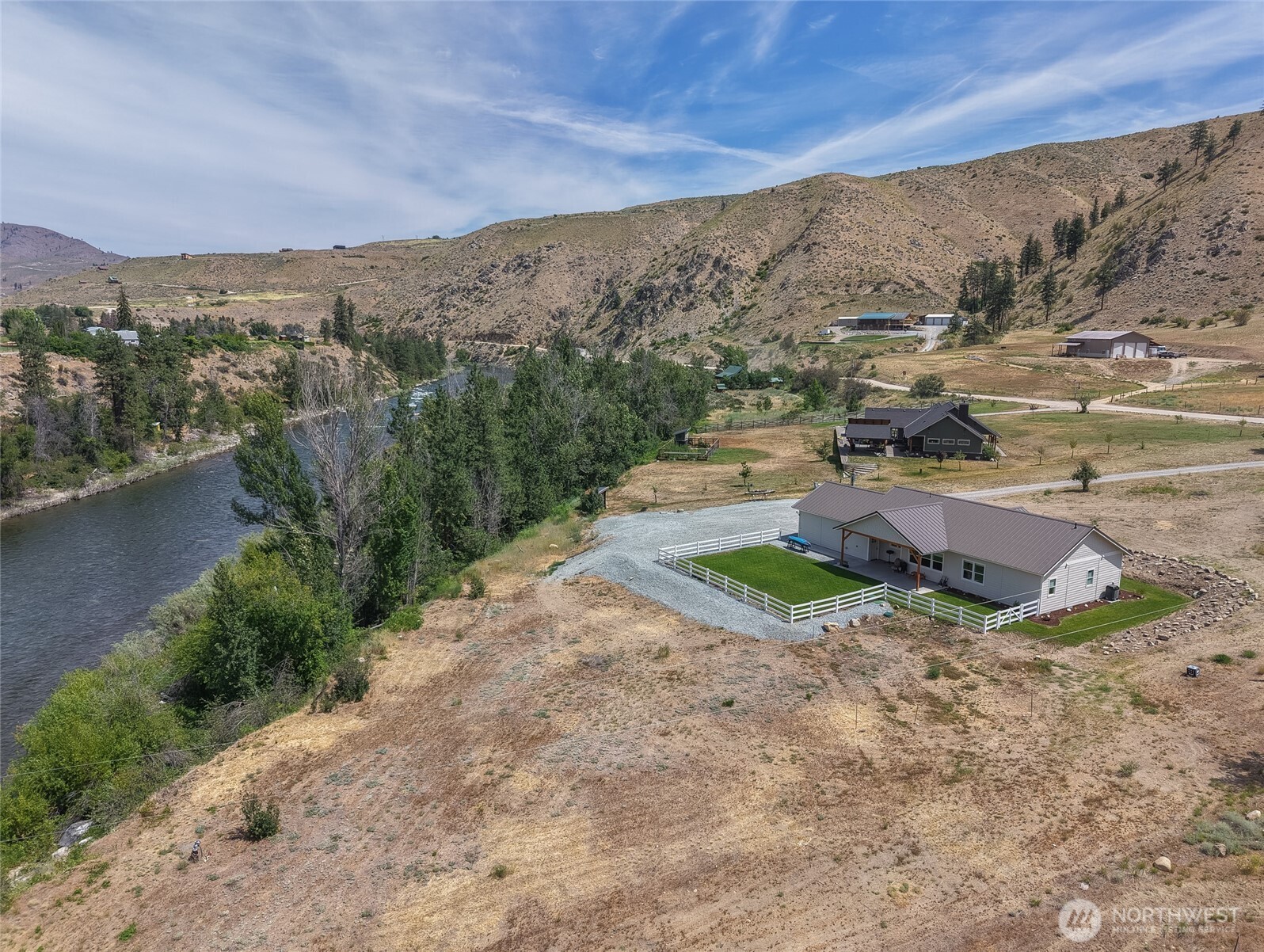 87 Burma Road Property Photo 1