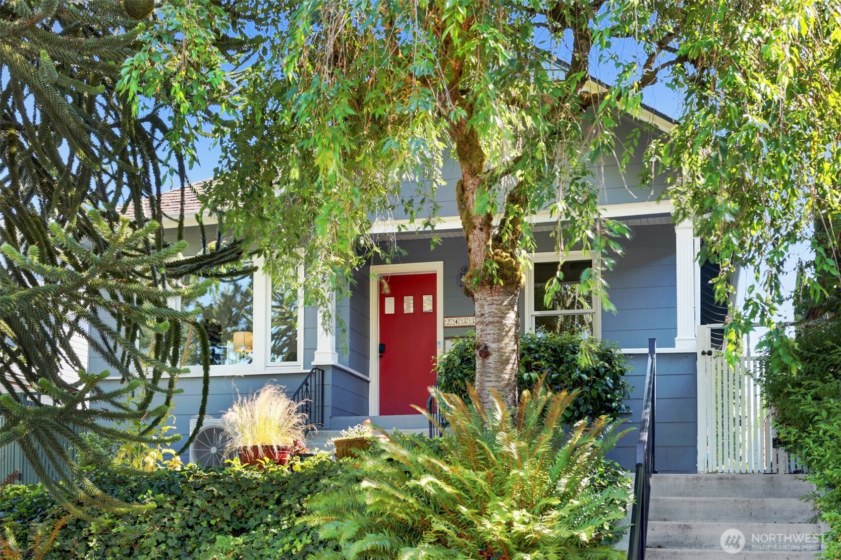 2433 E Valley Street Property Photo 1