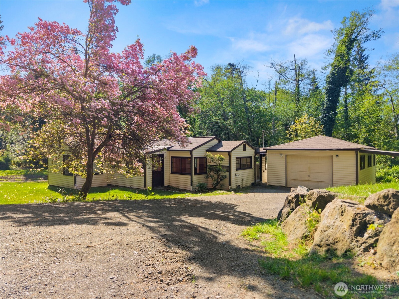 20670 Ne Kingston Street Property Photo 1