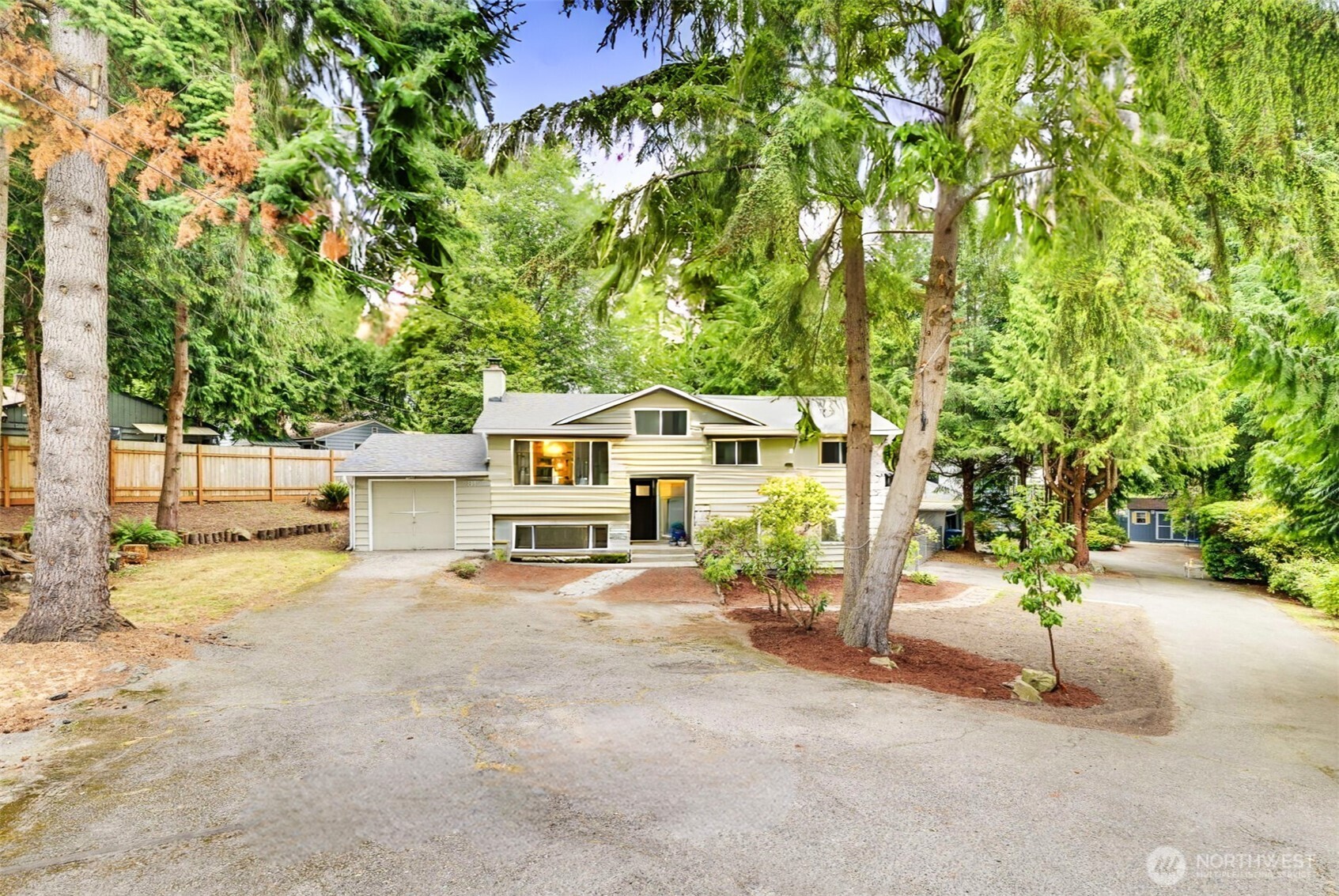 812 Ne 175th Street Property Photo 1
