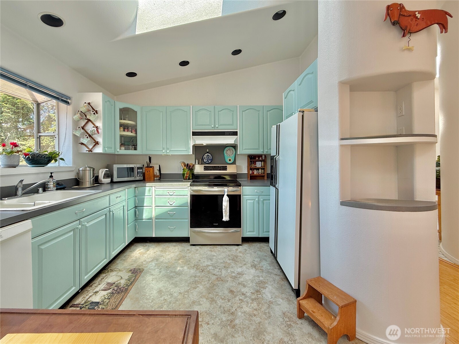 10 Davenhill Lane Property Photo 7