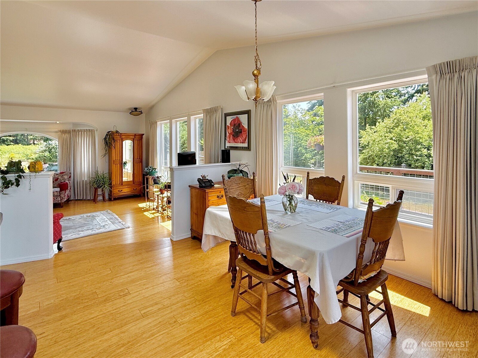 10 Davenhill Lane Property Photo 16