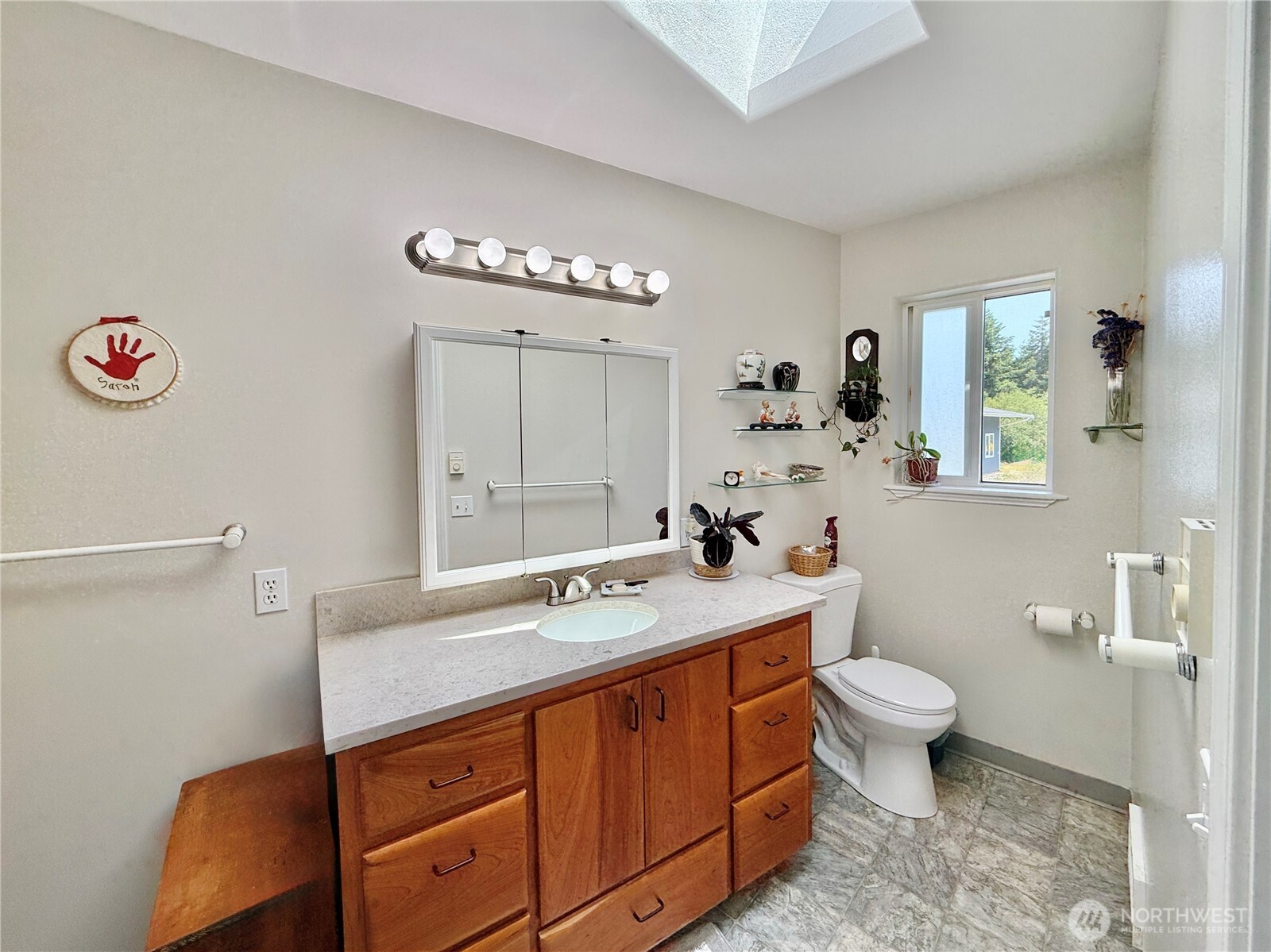 10 Davenhill Lane Property Photo 21