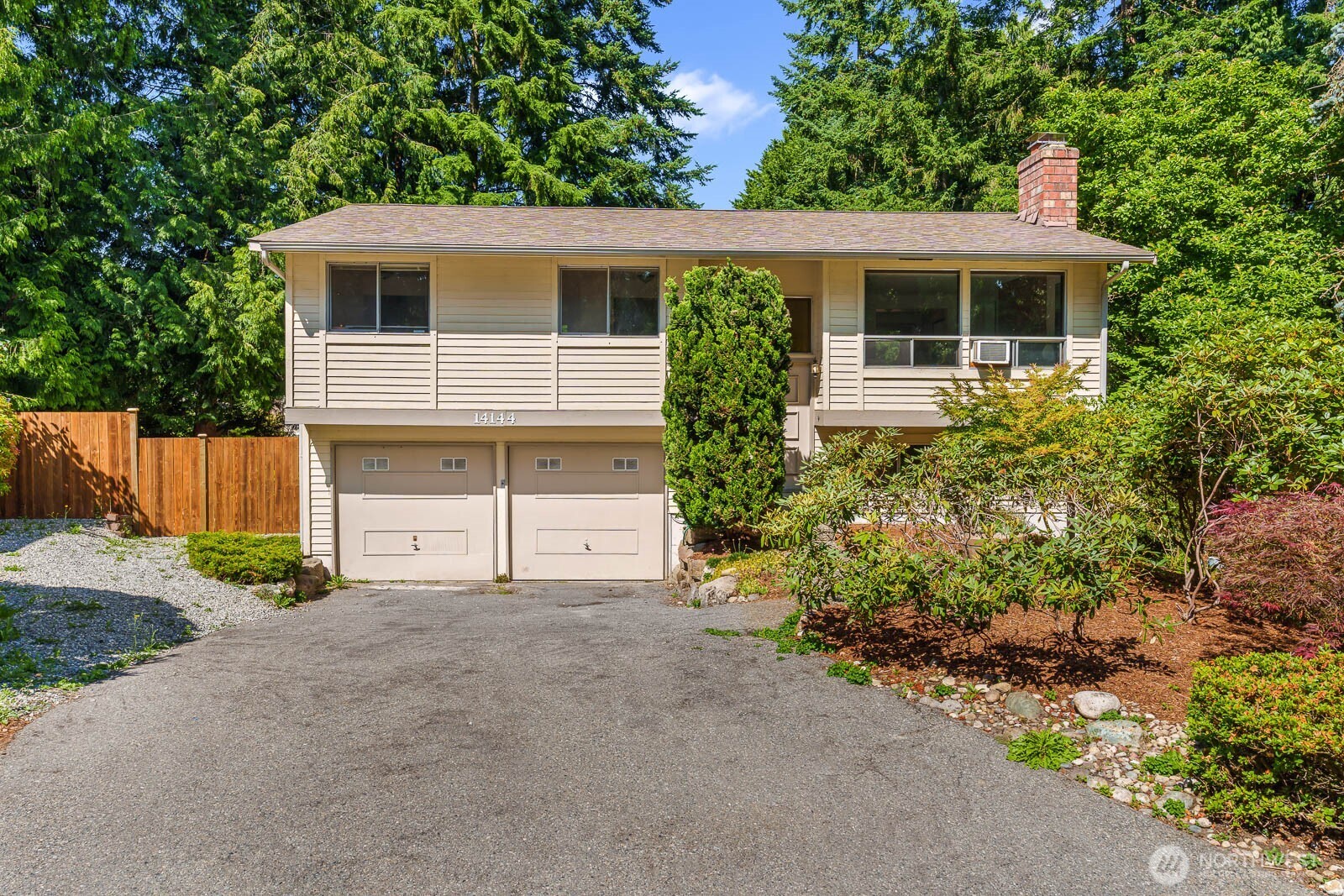 14144 76th Place Property Photo 1