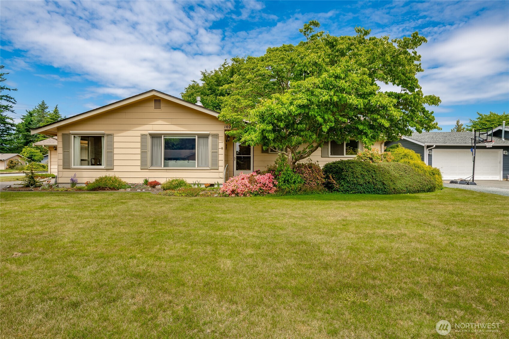 1021 Garden Drive Property Photo 1