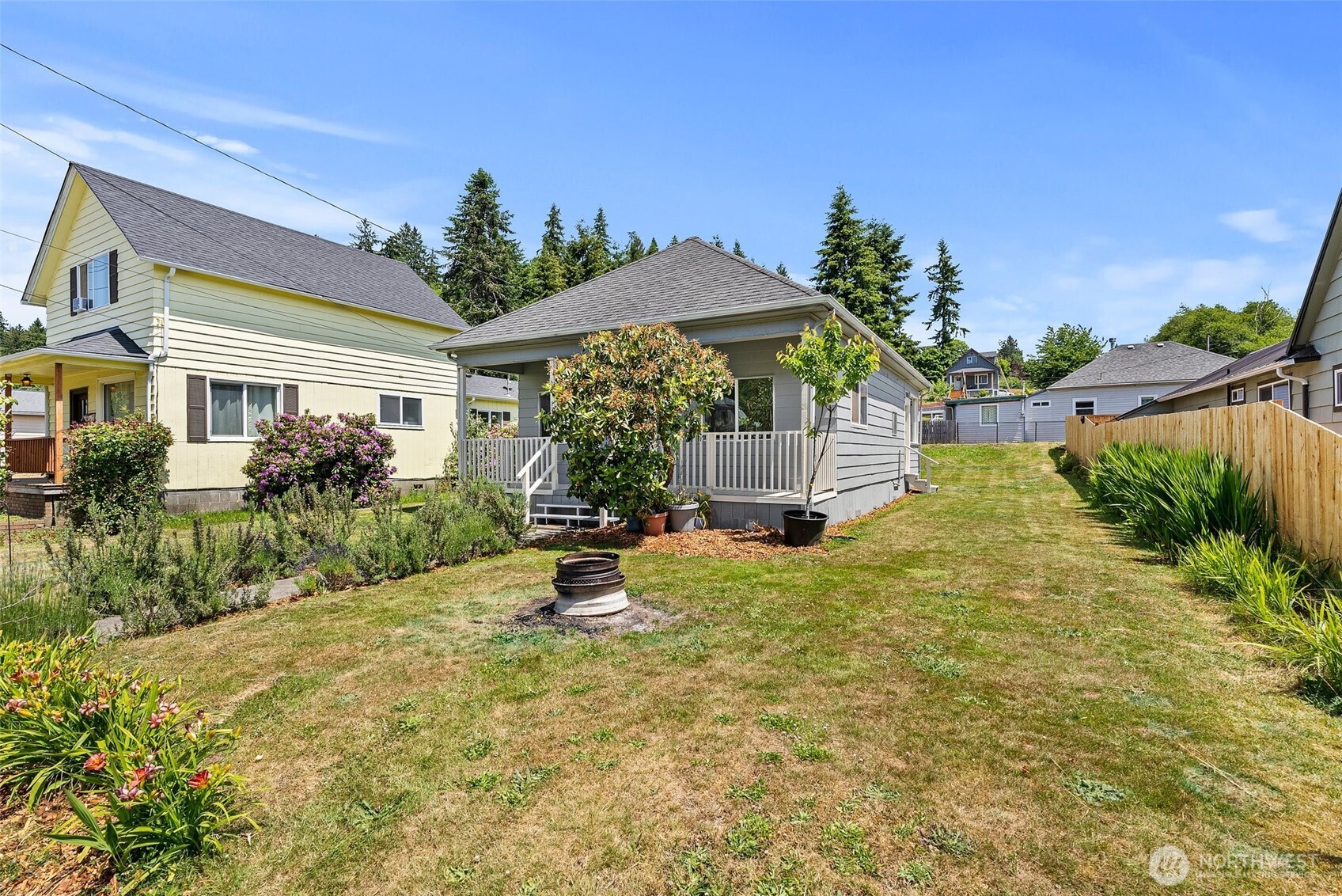 1211 Larch Street Property Photo 1