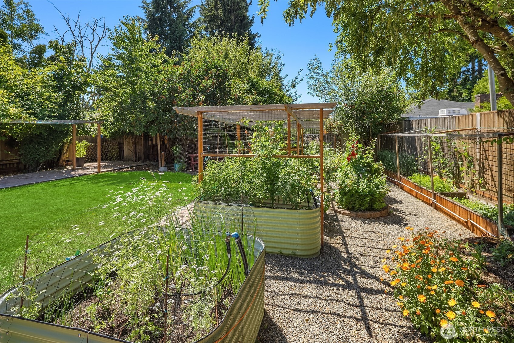 13415 Corliss Avenue Property Photo 31