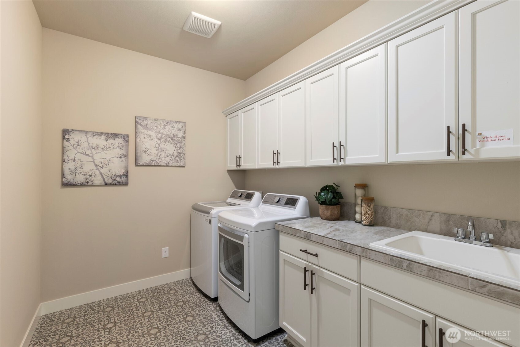 5560 Skyfall Place Property Photo 34