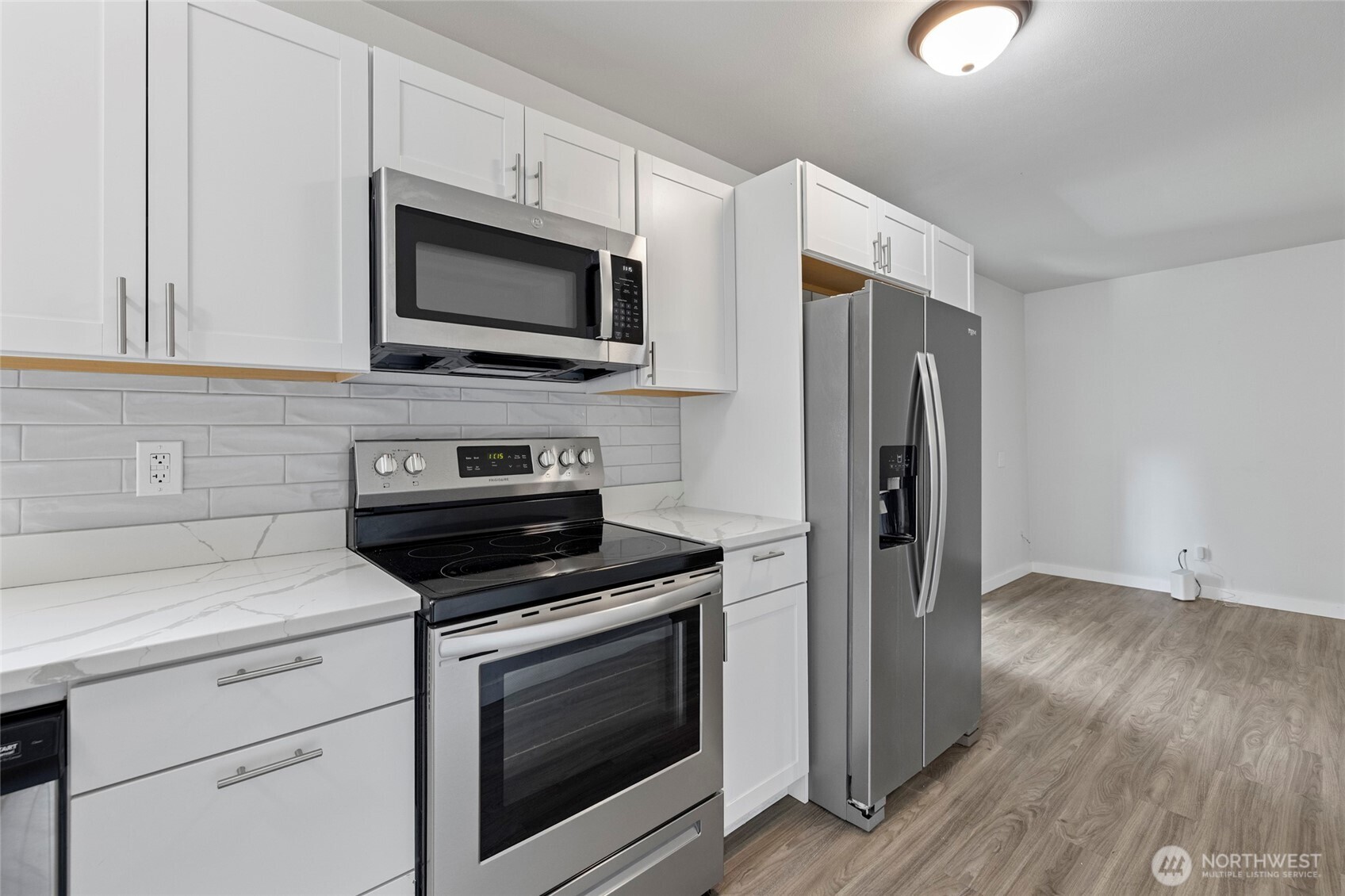 8471 Golden Valley Drive Property Photo 13