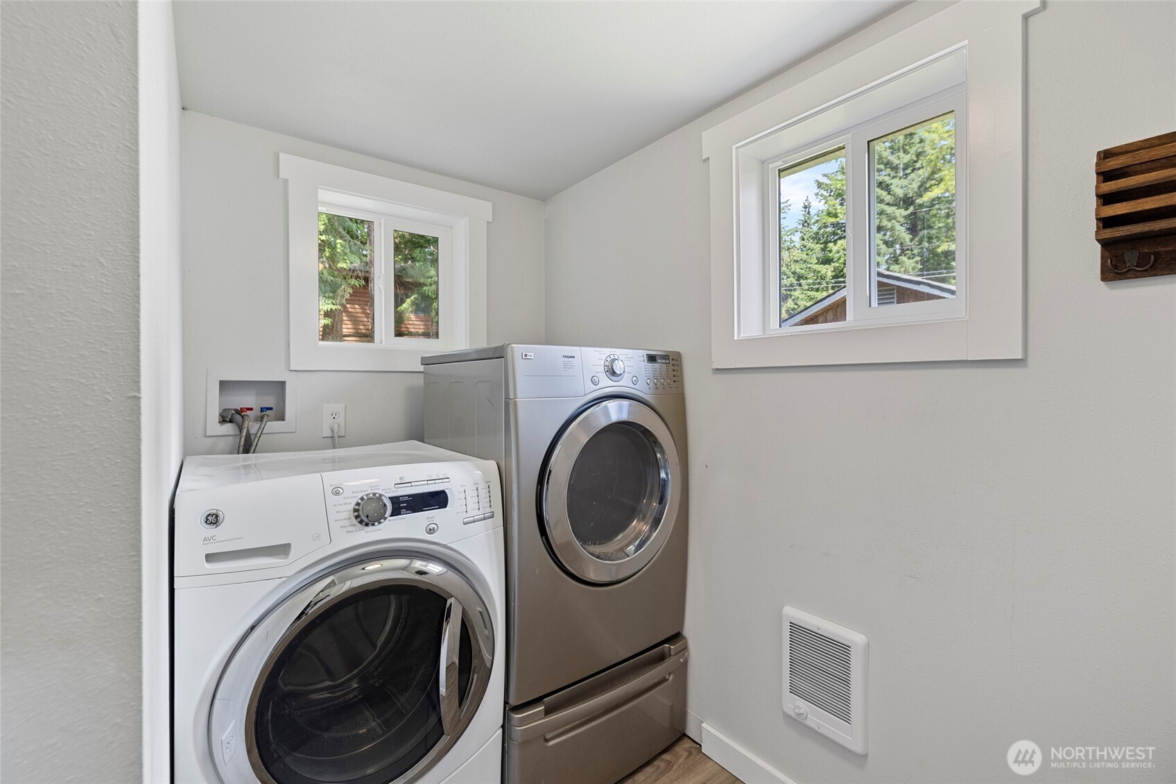 8471 Golden Valley Drive Property Photo 20