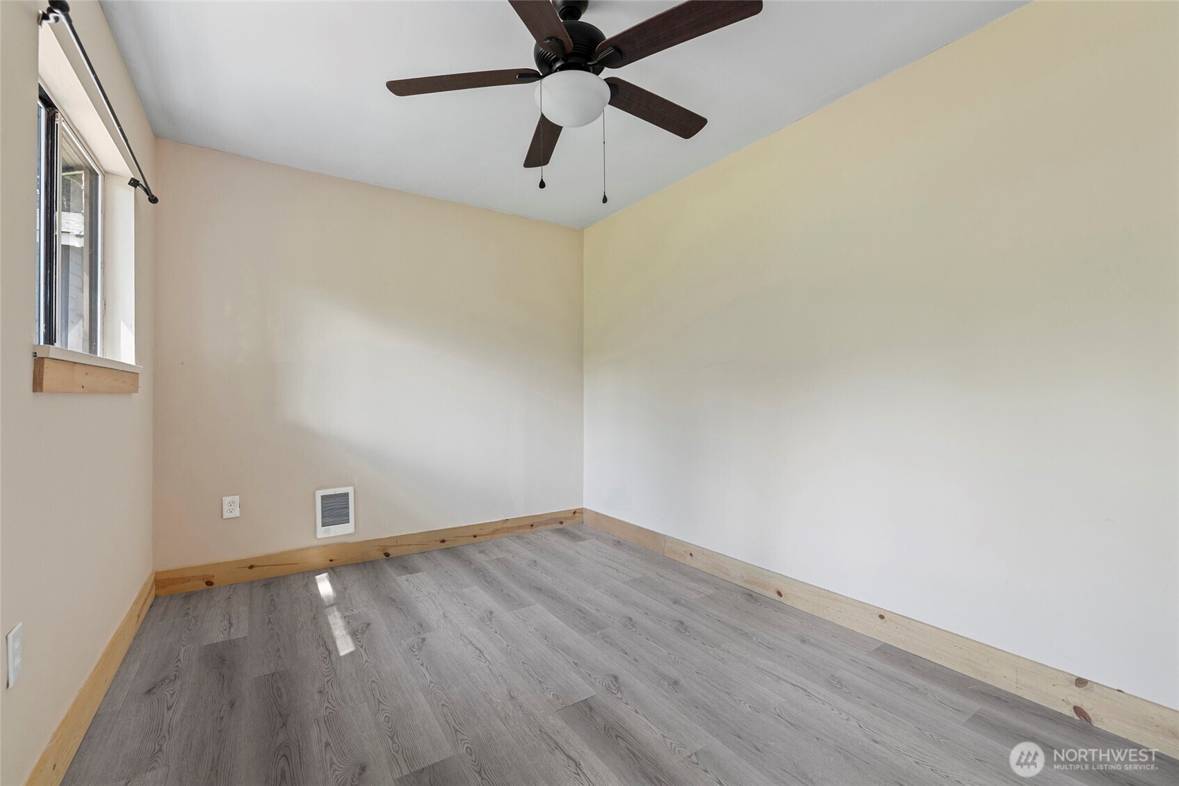 8471 Golden Valley Drive Property Photo 23