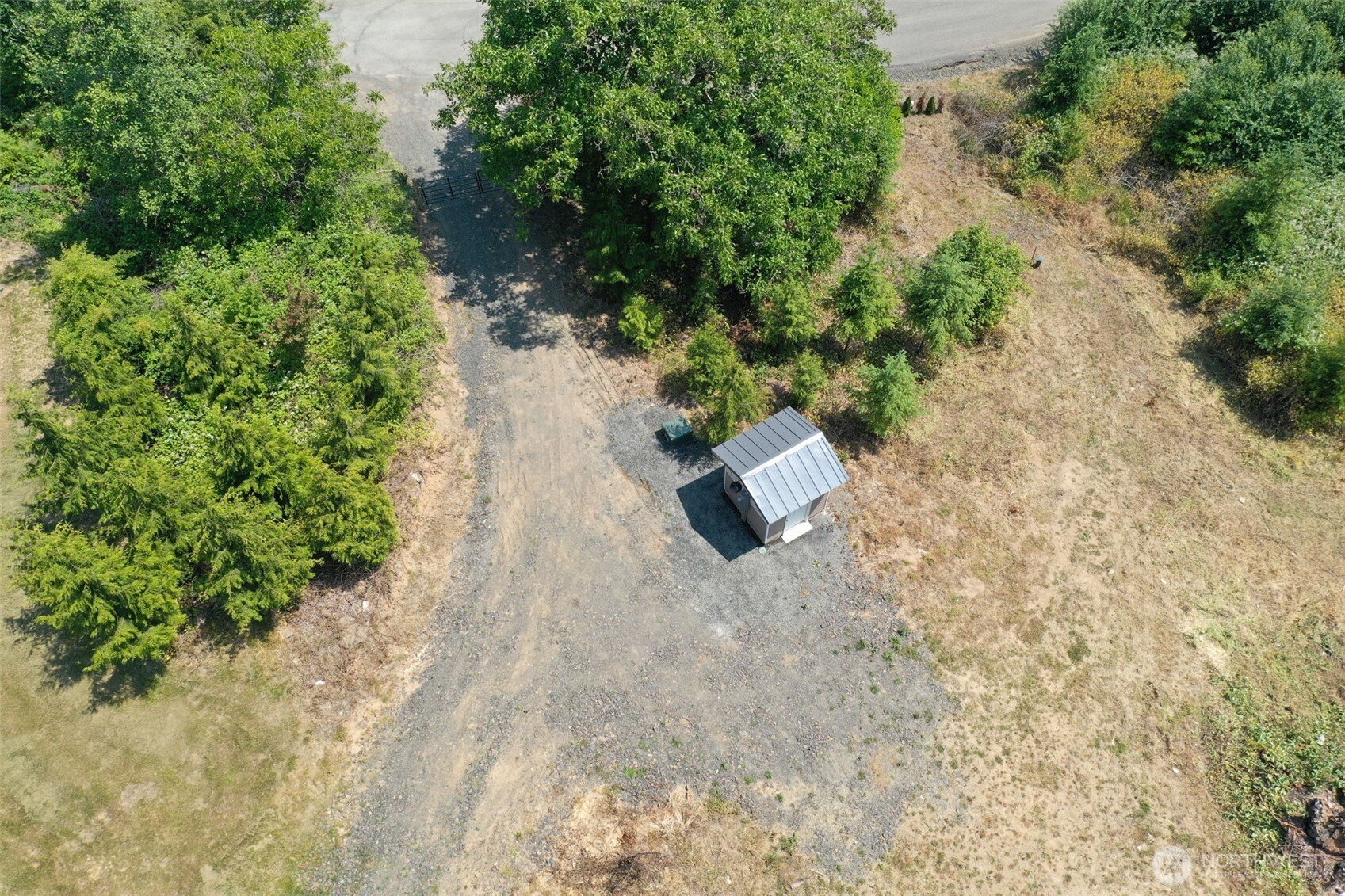 215 Sanderson Road Property Photo 7